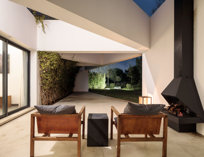 L'and Vineyards image