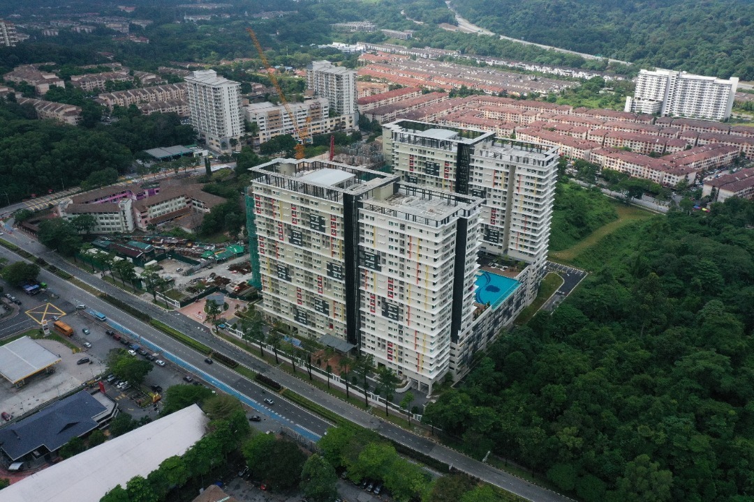 Alpinia Residence image