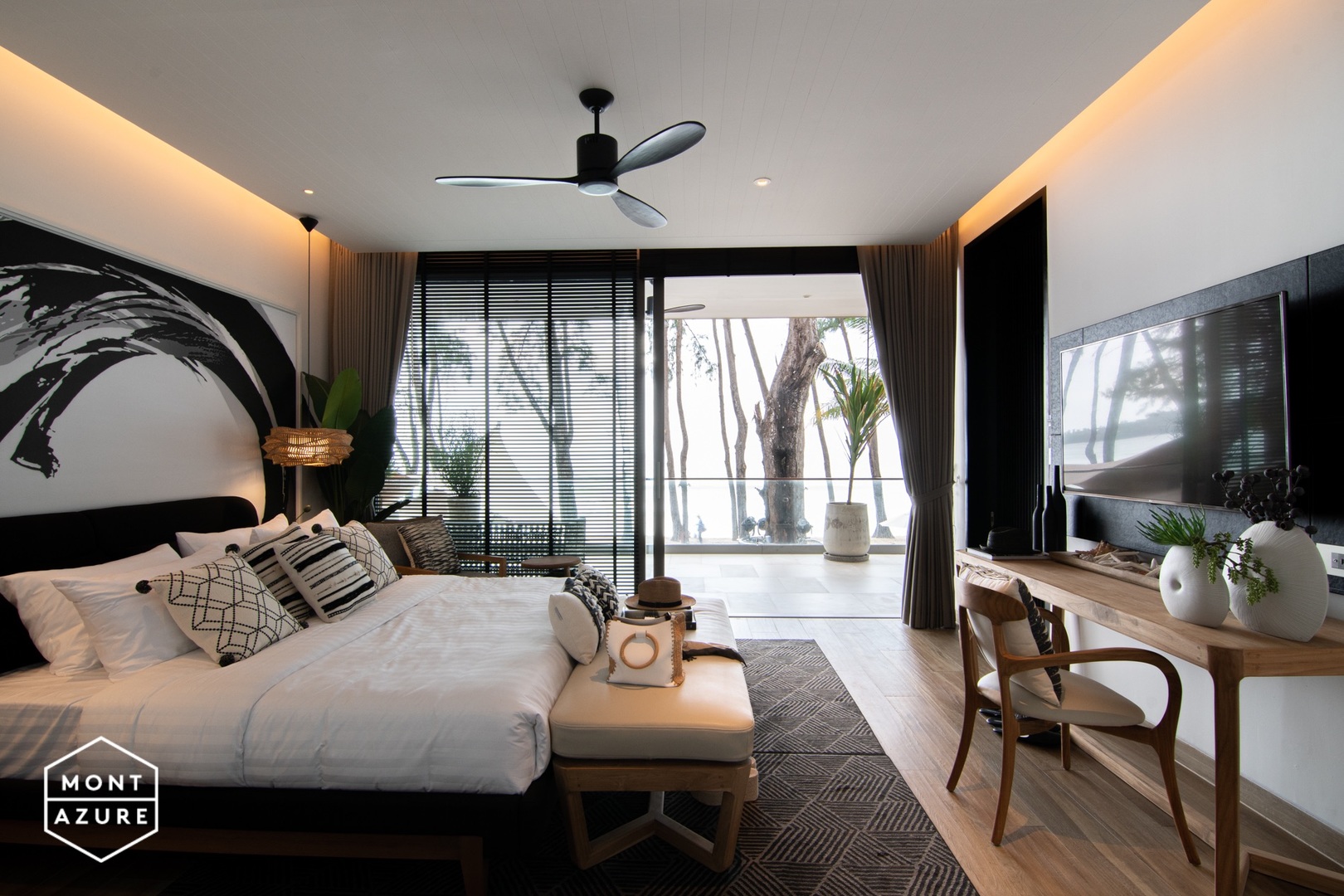 MontAzure Lakeside image