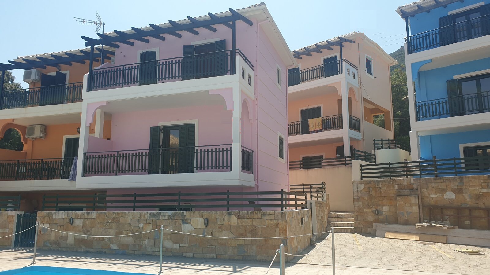 Nikiana Maisonettes image