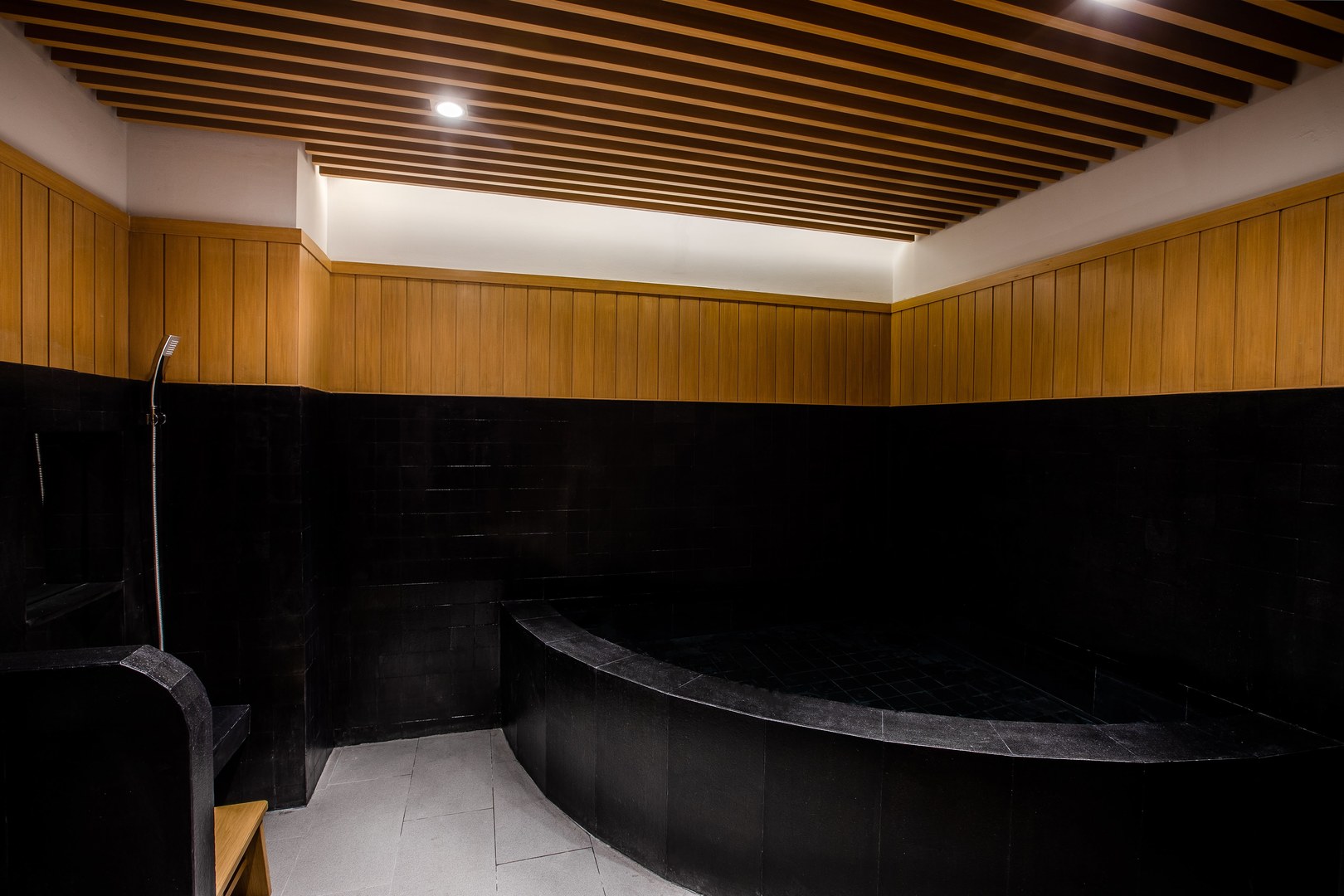 Runesu Thonglor 5 image