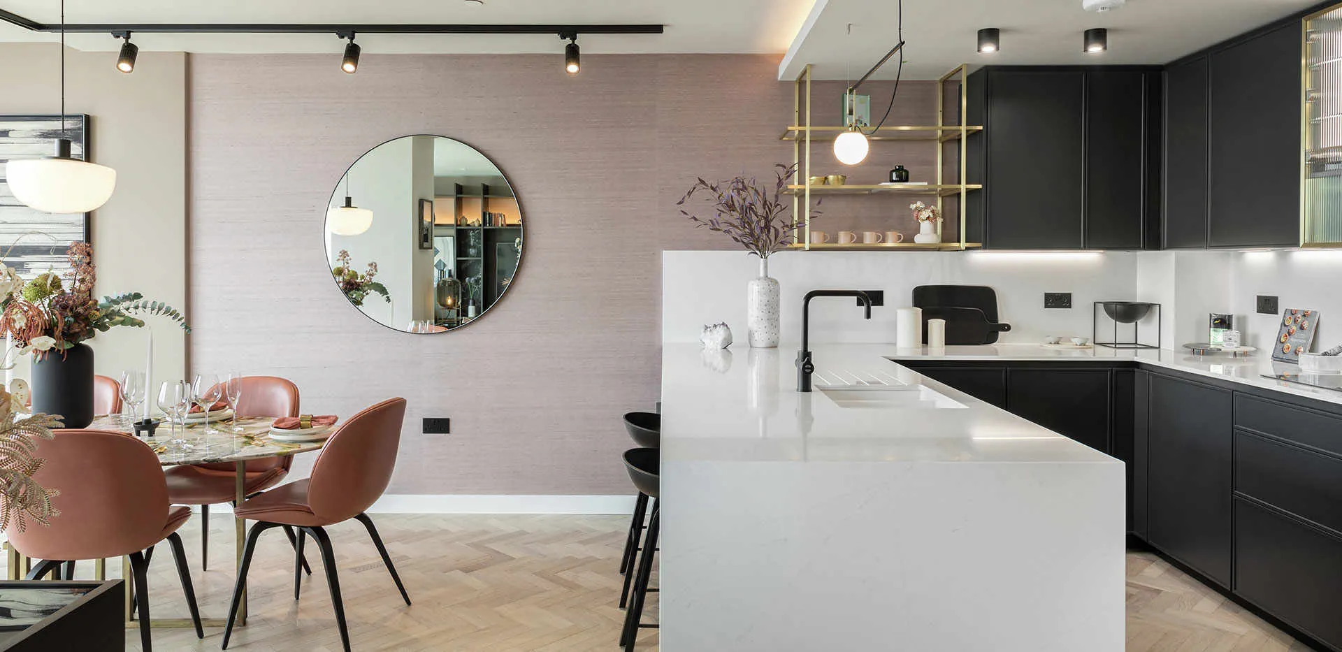 250 City Road - Valencia Tower image