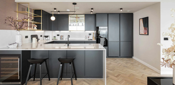 250 City Road - Valencia Tower image