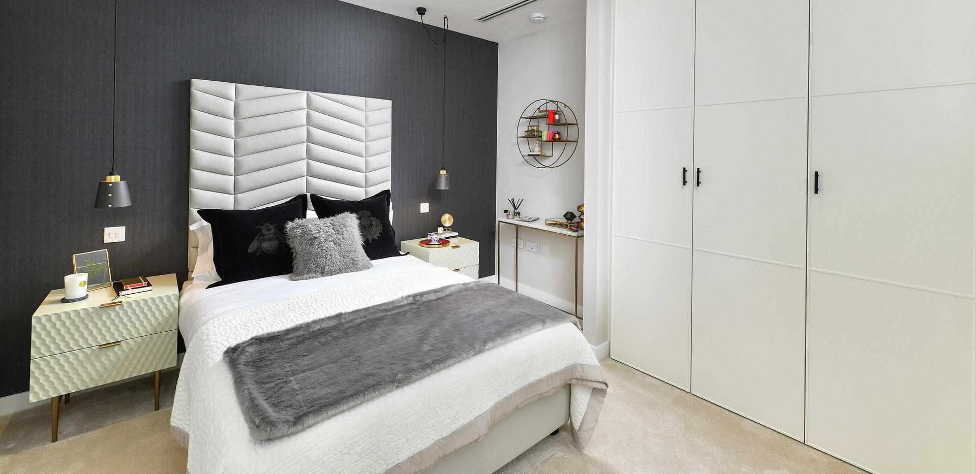 250 City Road - Valencia Tower image