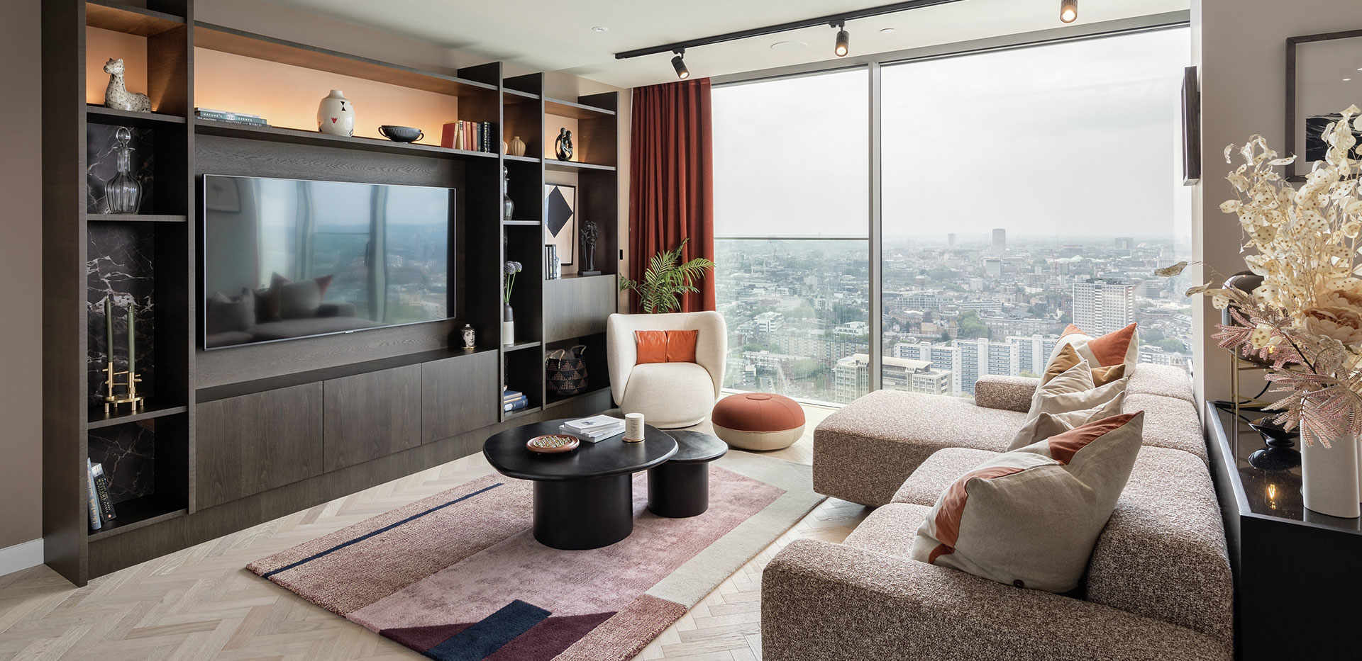 250 City Road - Valencia Tower image