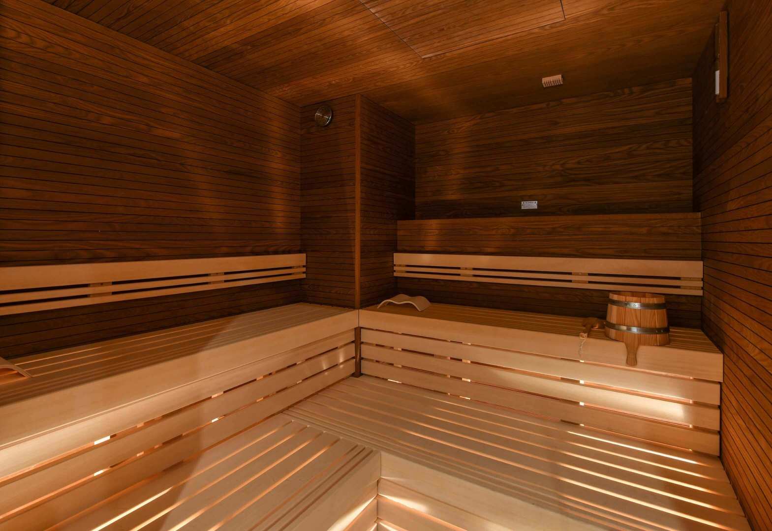 250 City Road - Valencia Tower image