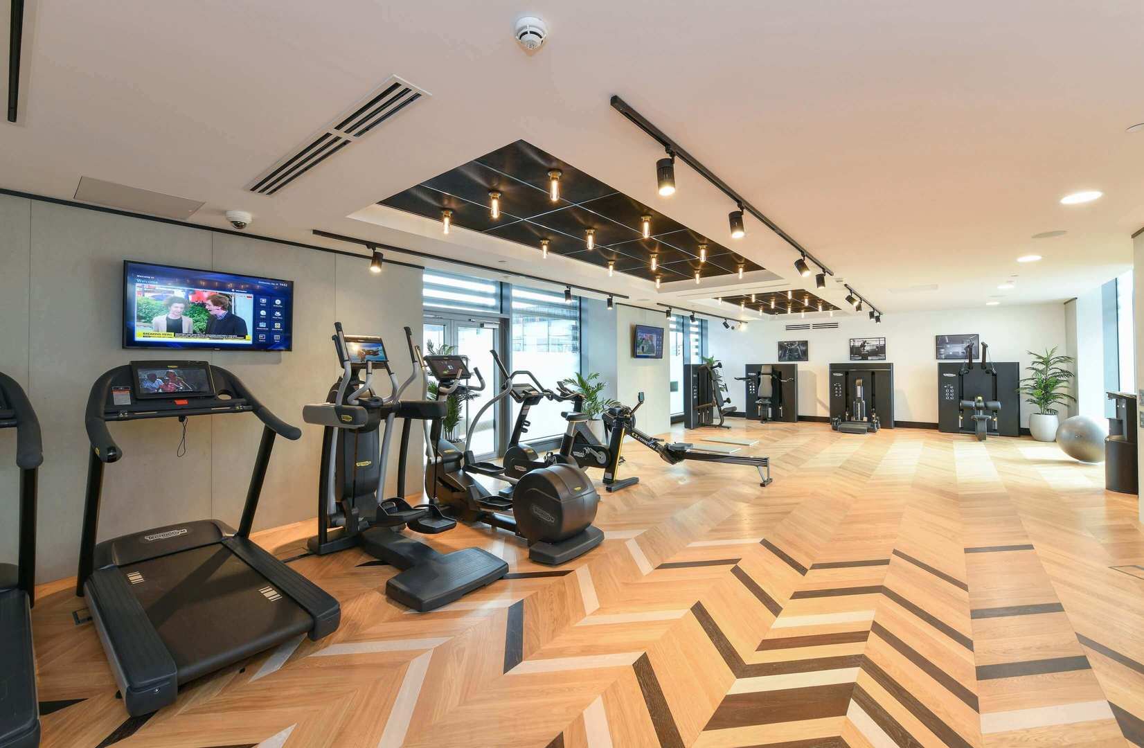 250 City Road - Valencia Tower image