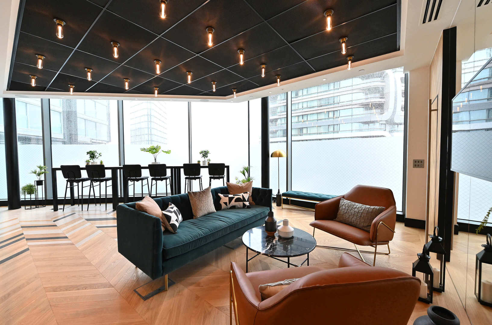 250 City Road - Valencia Tower image