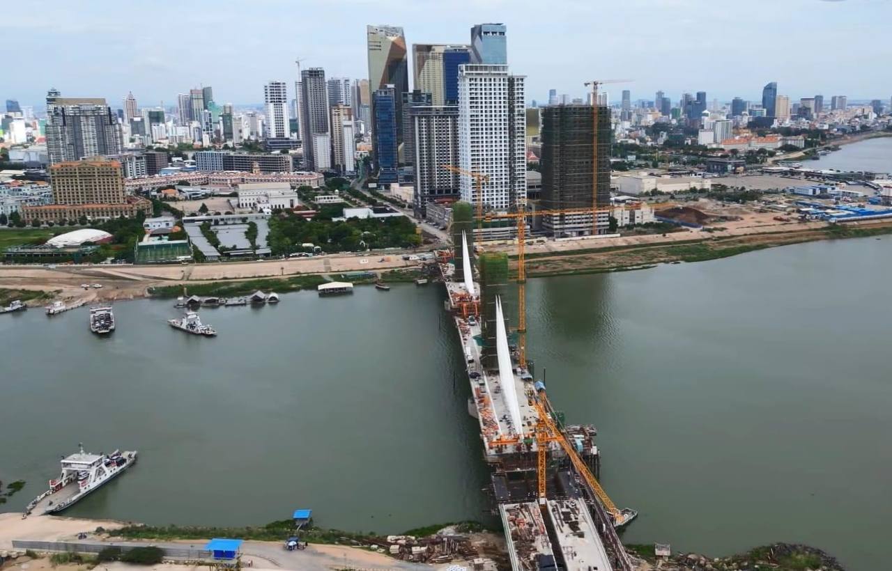 Vue Aston Condominium image