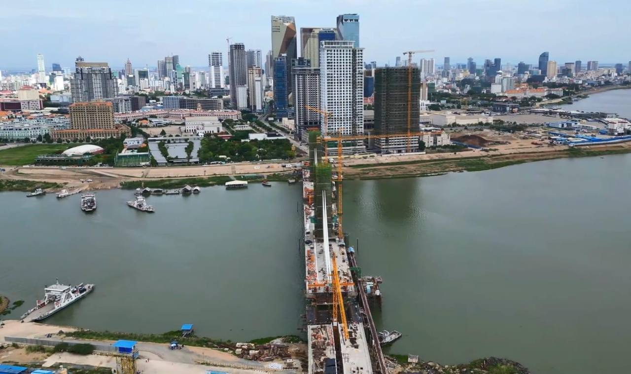 Vue Aston Condominium image