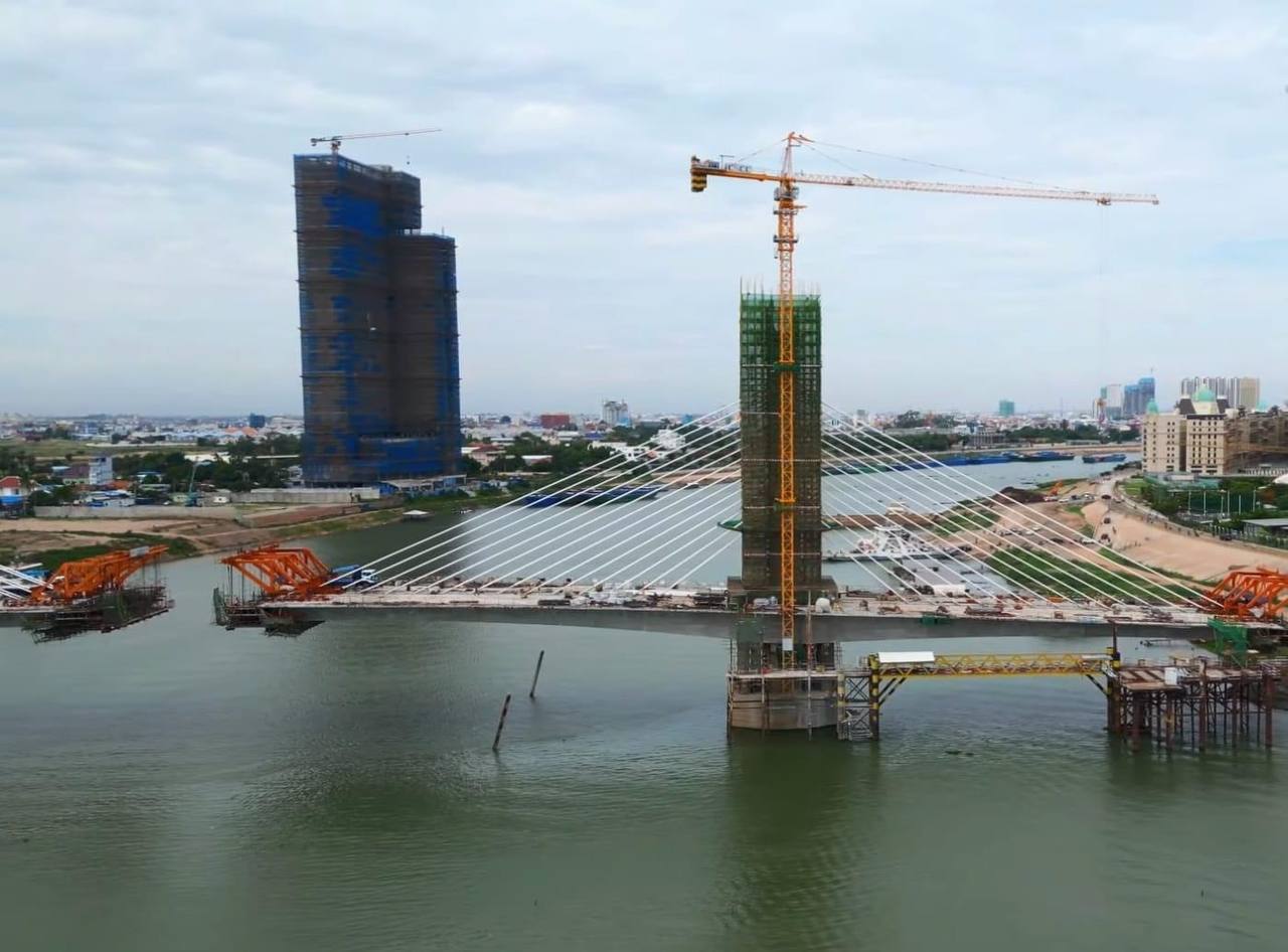 Vue Aston Condominium image