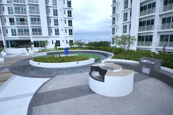 Royale Infinity Condominium image