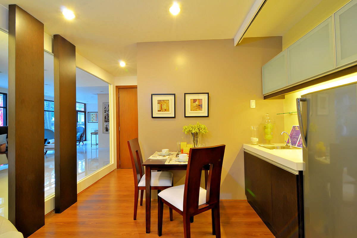 Paseo De Roces Condominiums image