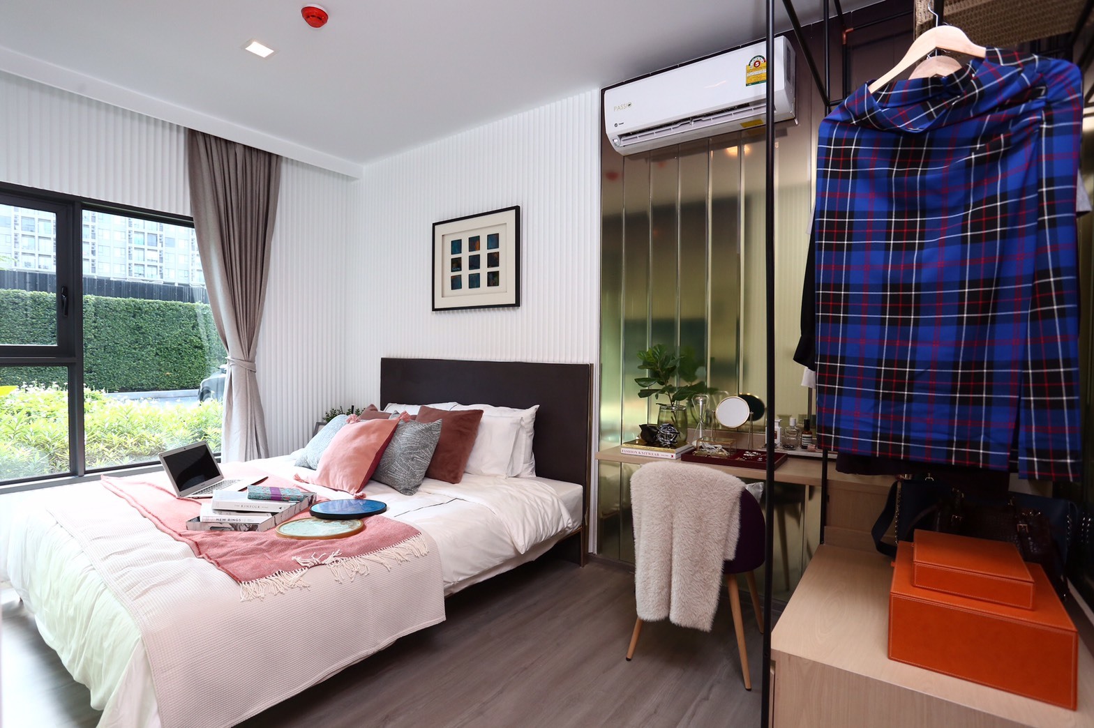 The Base Phetchaburi - Thonglor image