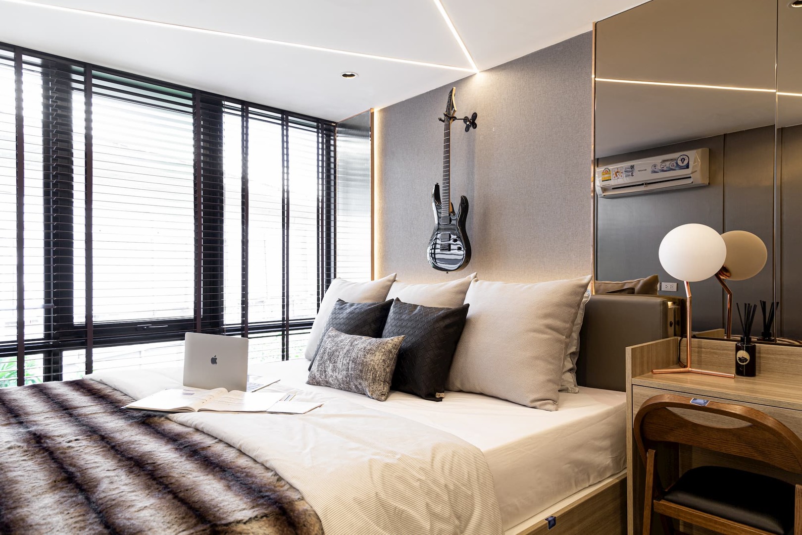 Altitude Unicorn Sathorn-ThaPhra image