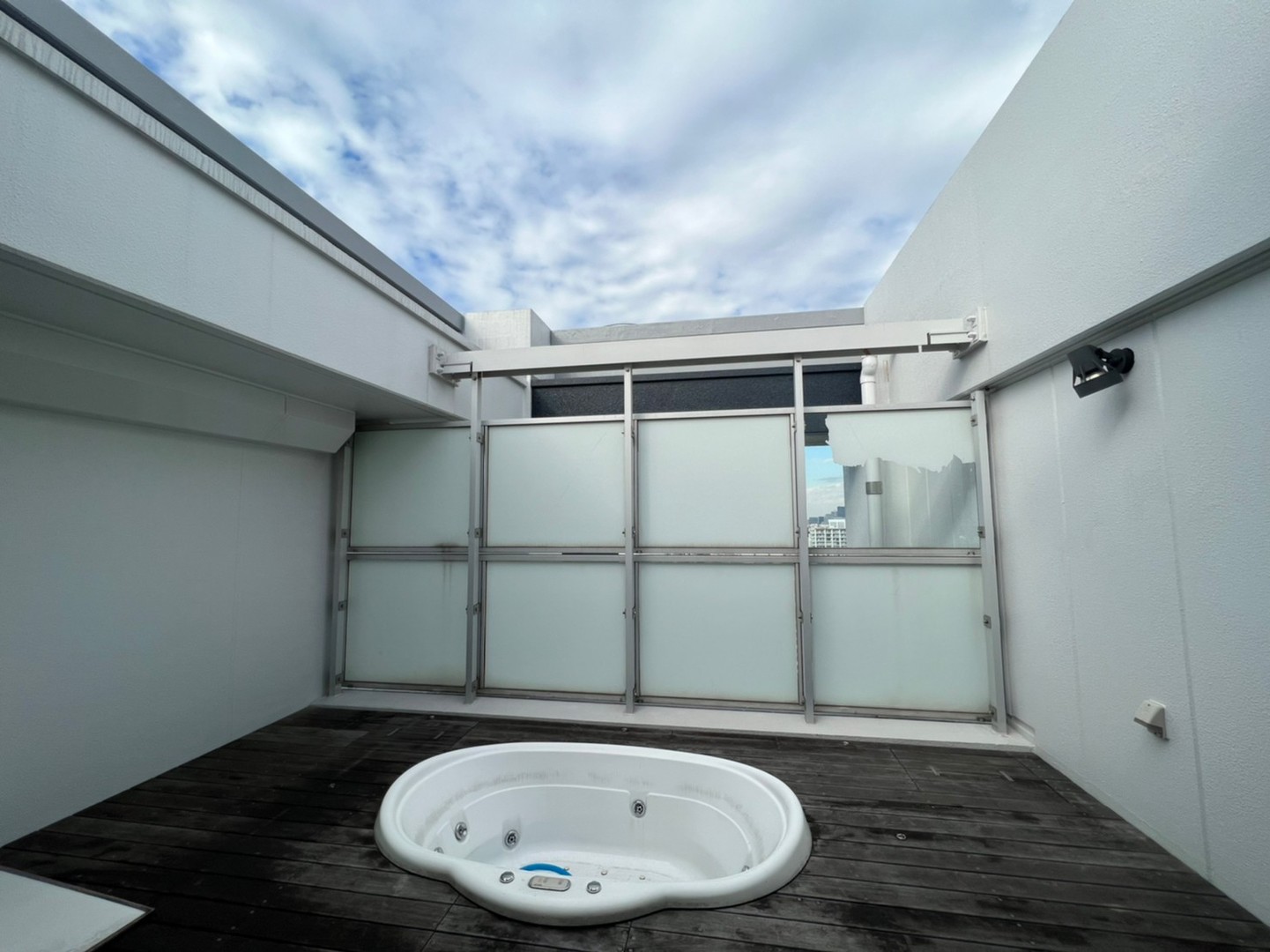 World City Towers Capital Tower image