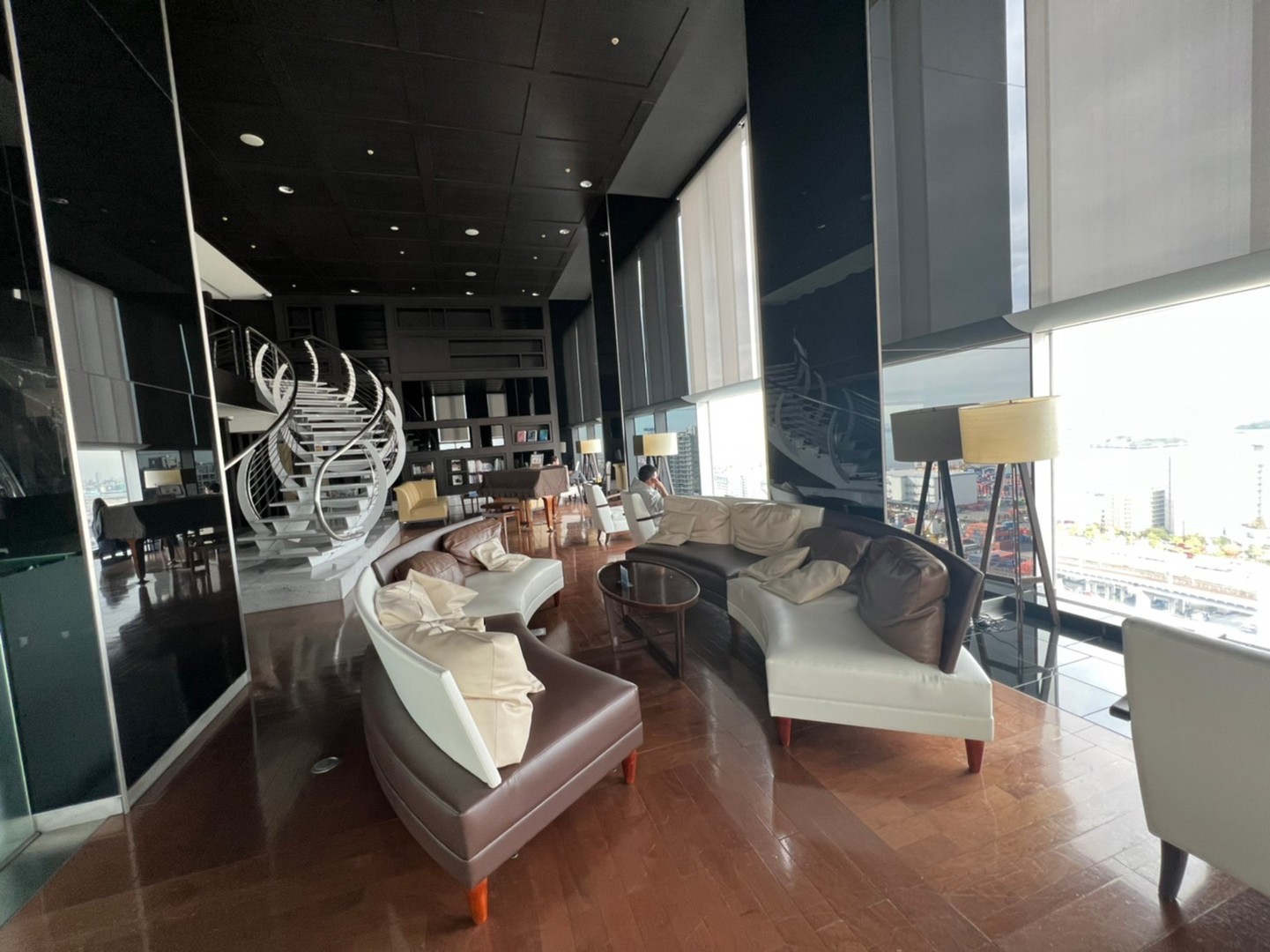 World City Towers Capital Tower image