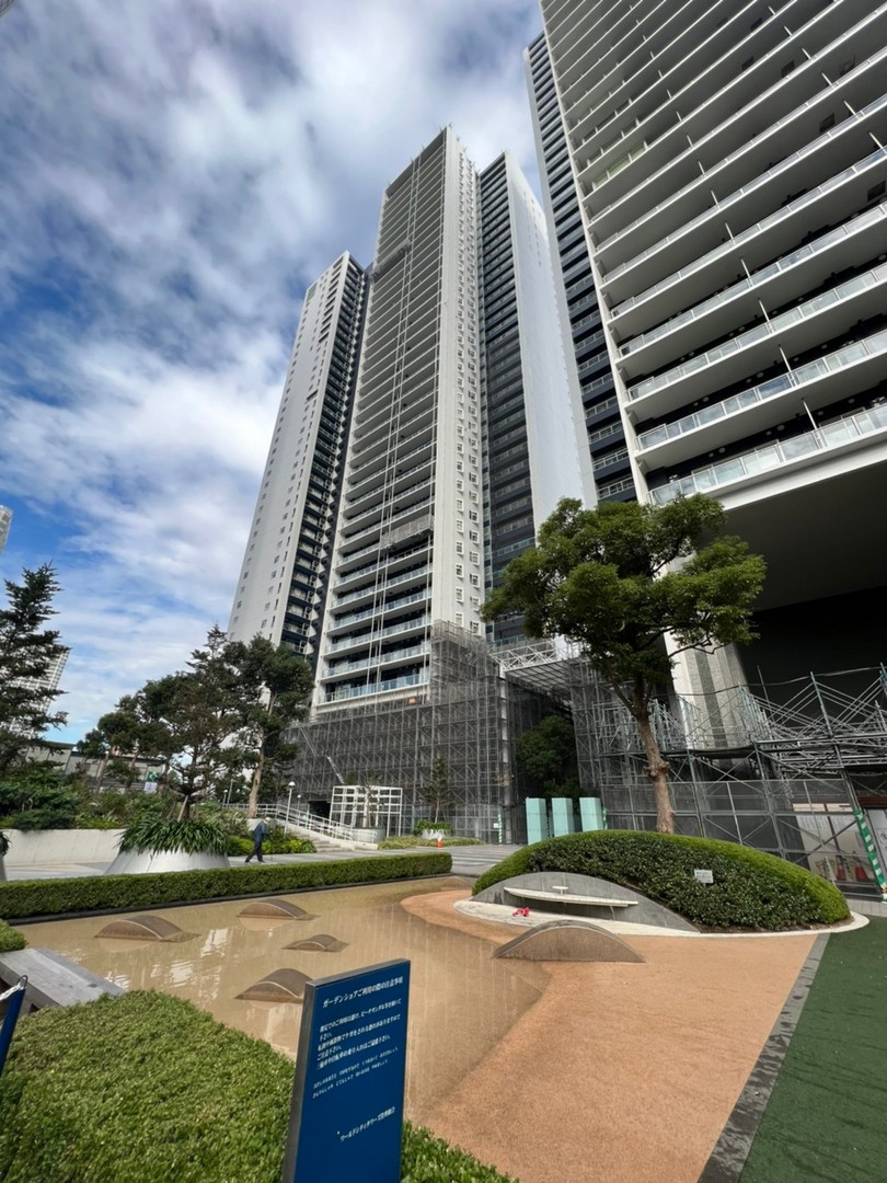 World City Towers Capital Tower image