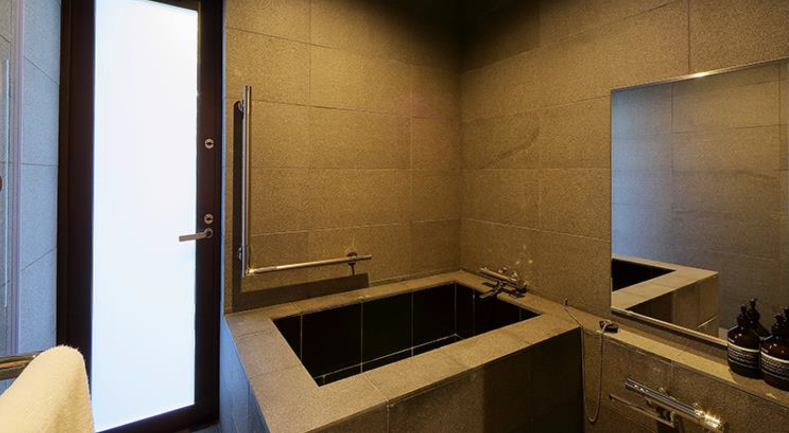 Japanese Luxury Ryokan in Kanazawa image