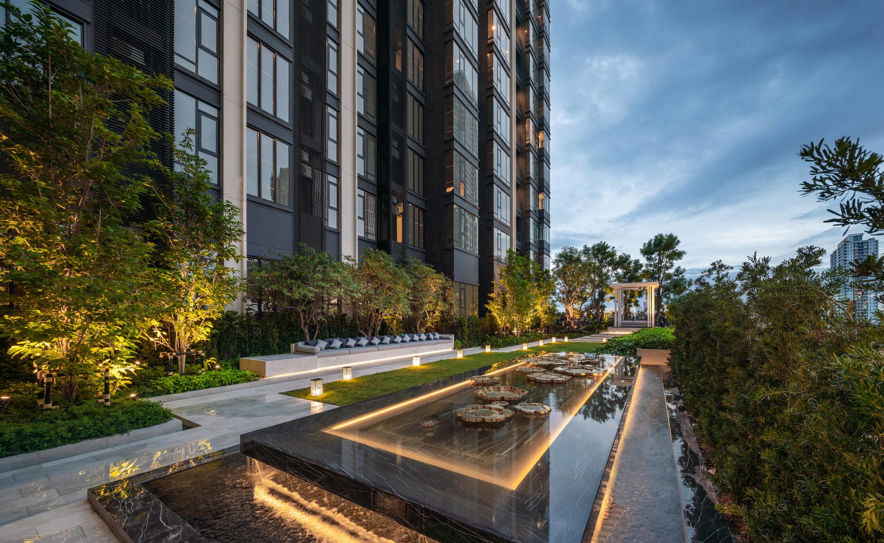 The Address Siam Ratchathewi image