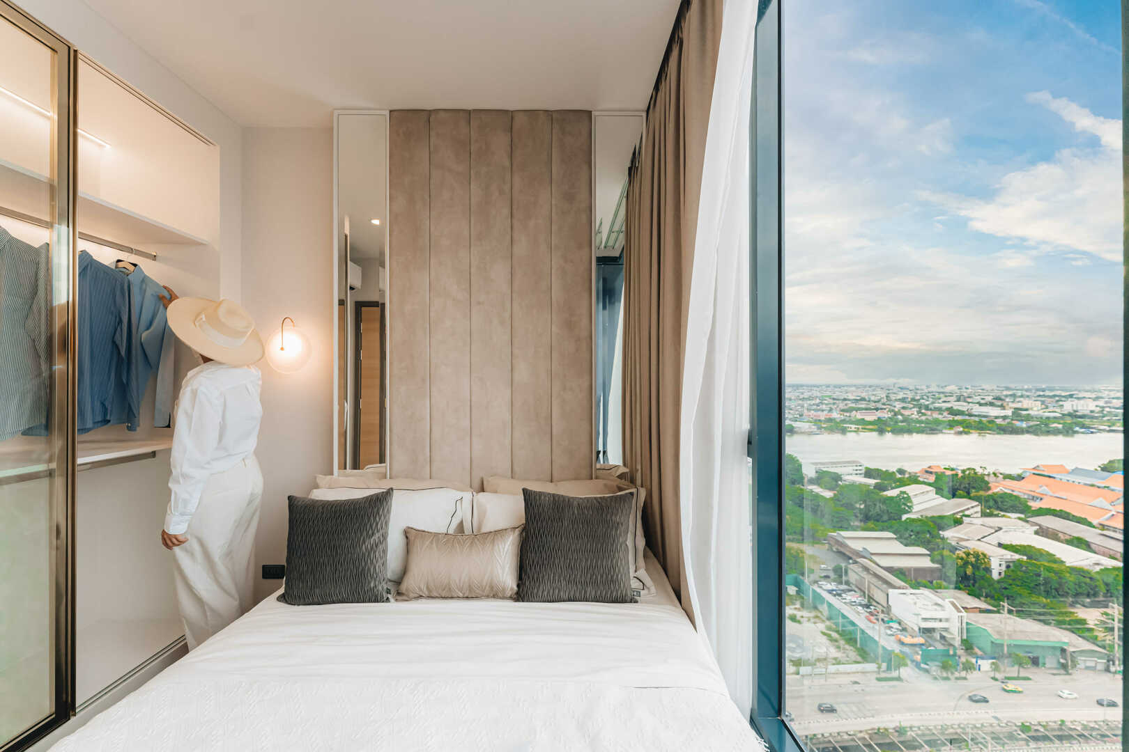 Sapphire Sathorn - Rama III image