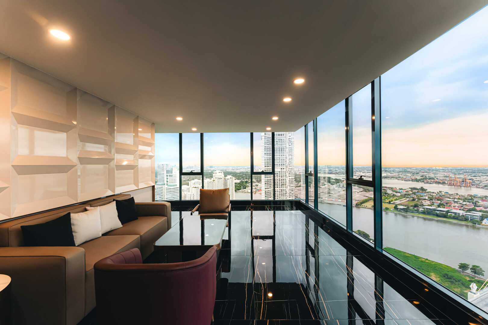 Sapphire Sathorn - Rama III image