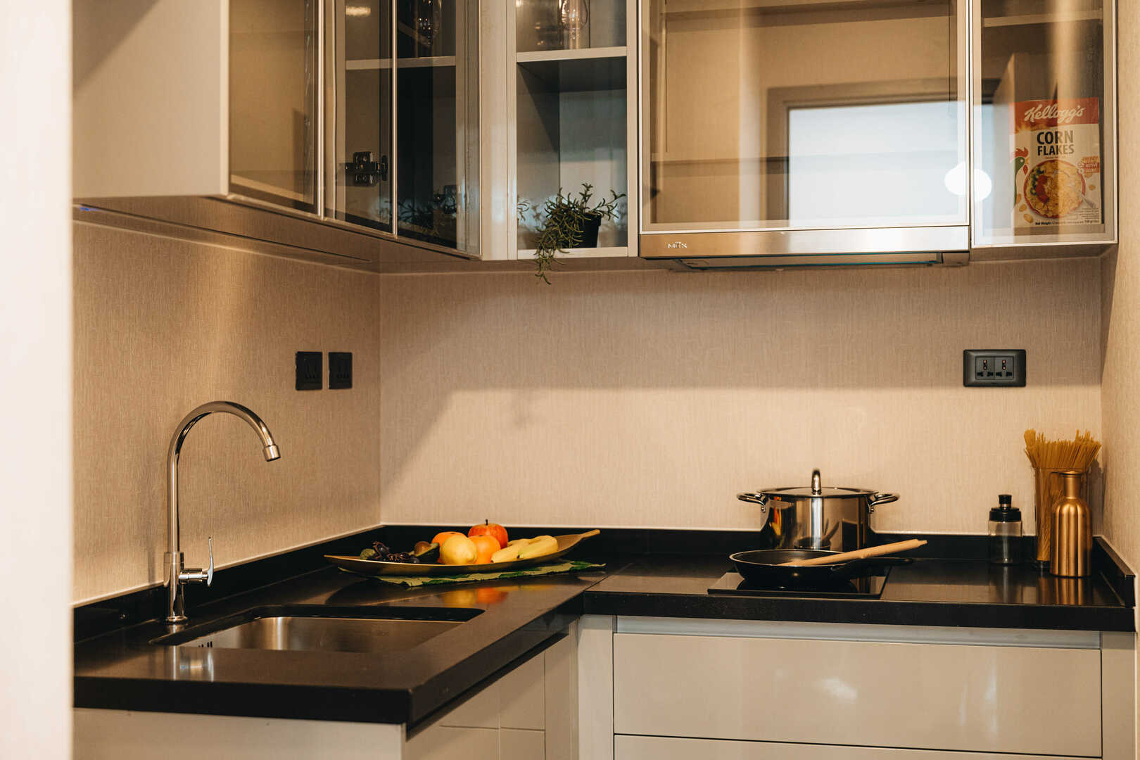 Sapphire Sathorn - Rama III image