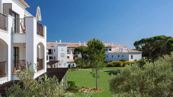 Pine Cliffs Residence image