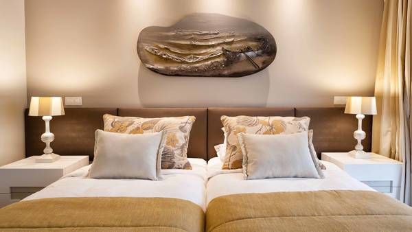 Pine Cliffs Suites image