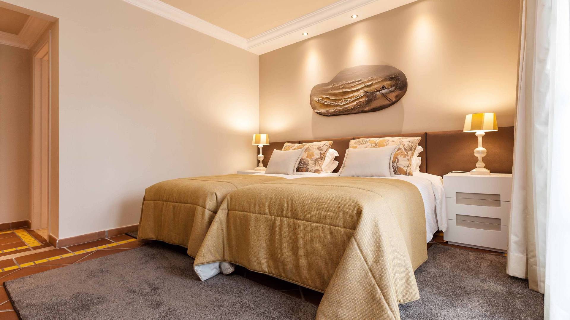 Pine Cliffs Suites image