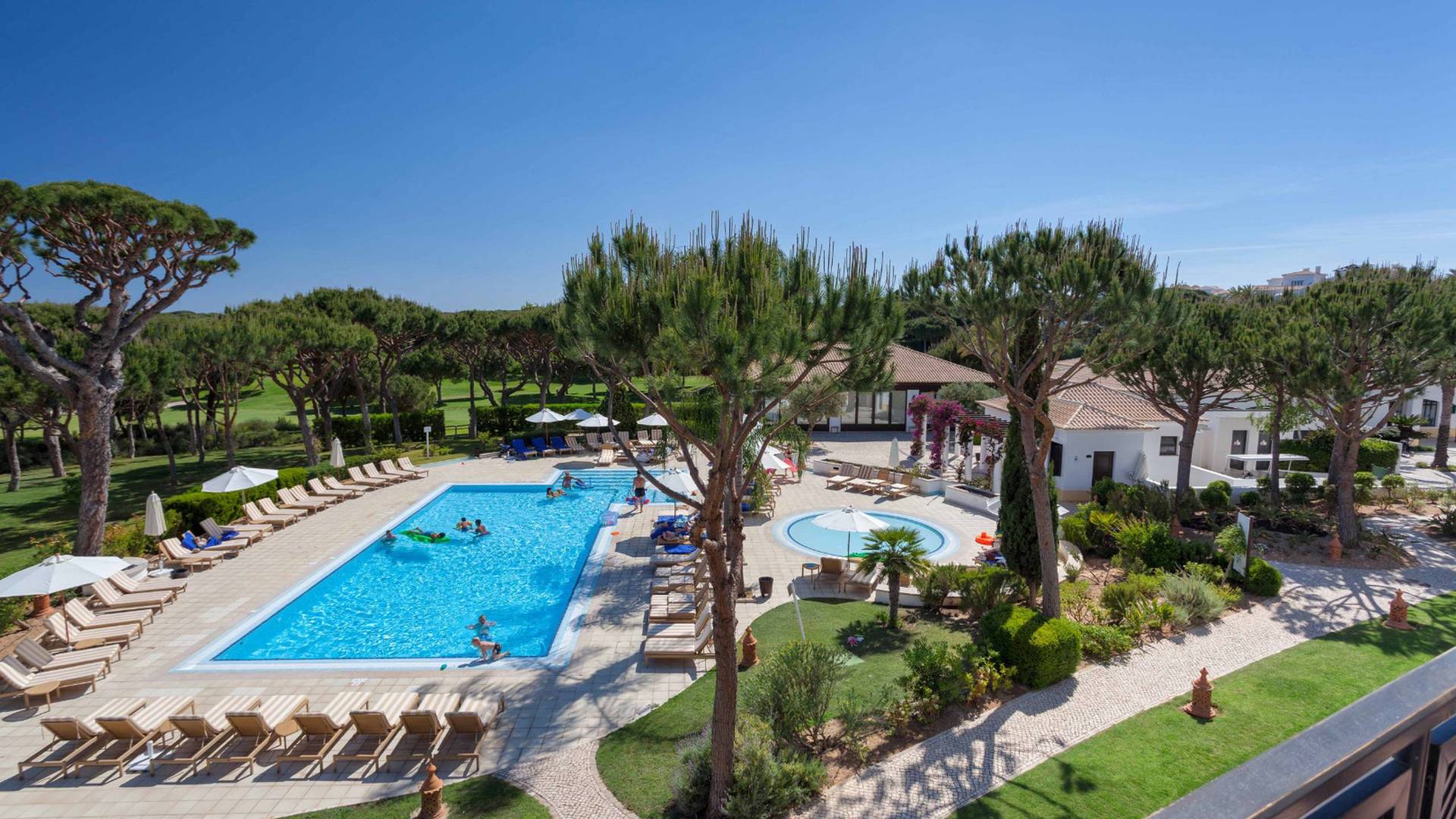 Pine Cliffs Suites image