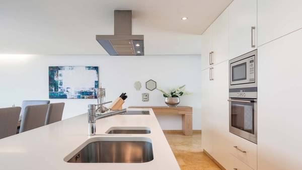 Pine Cliffs Terraces image