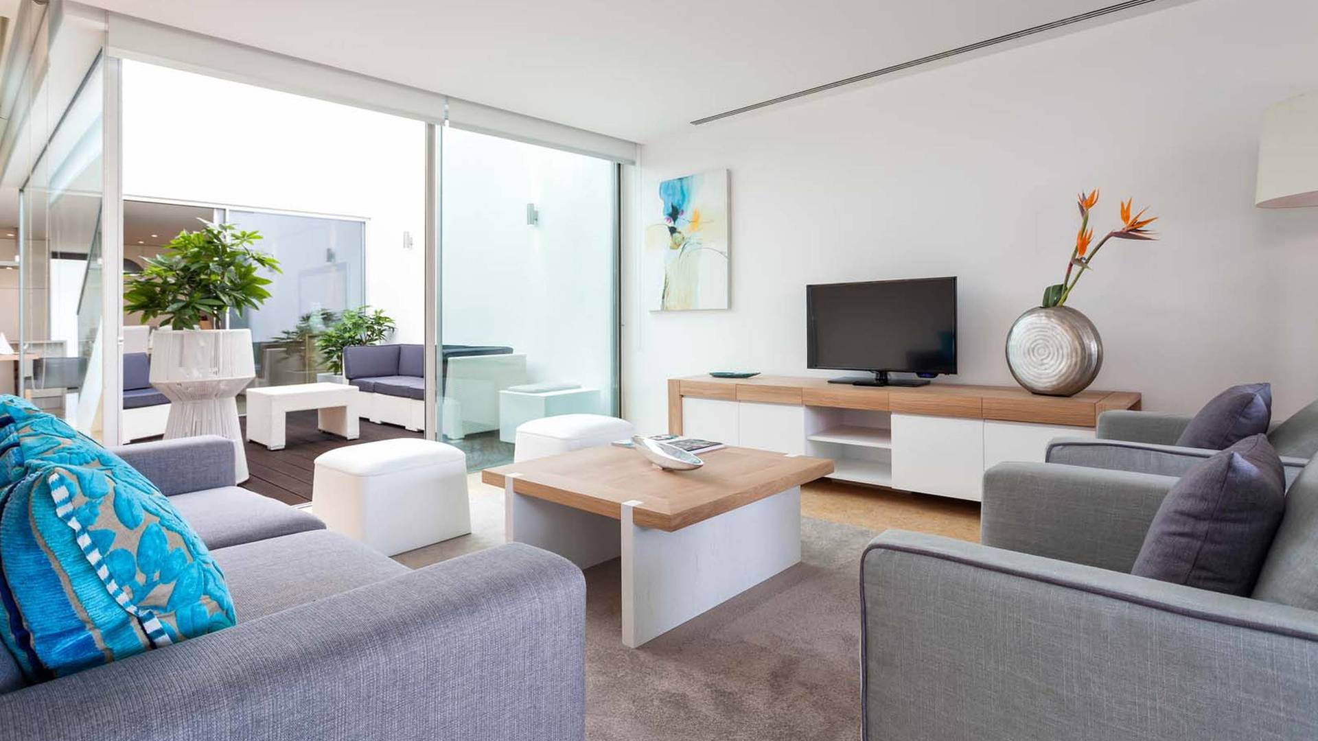 Pine Cliffs Terraces image