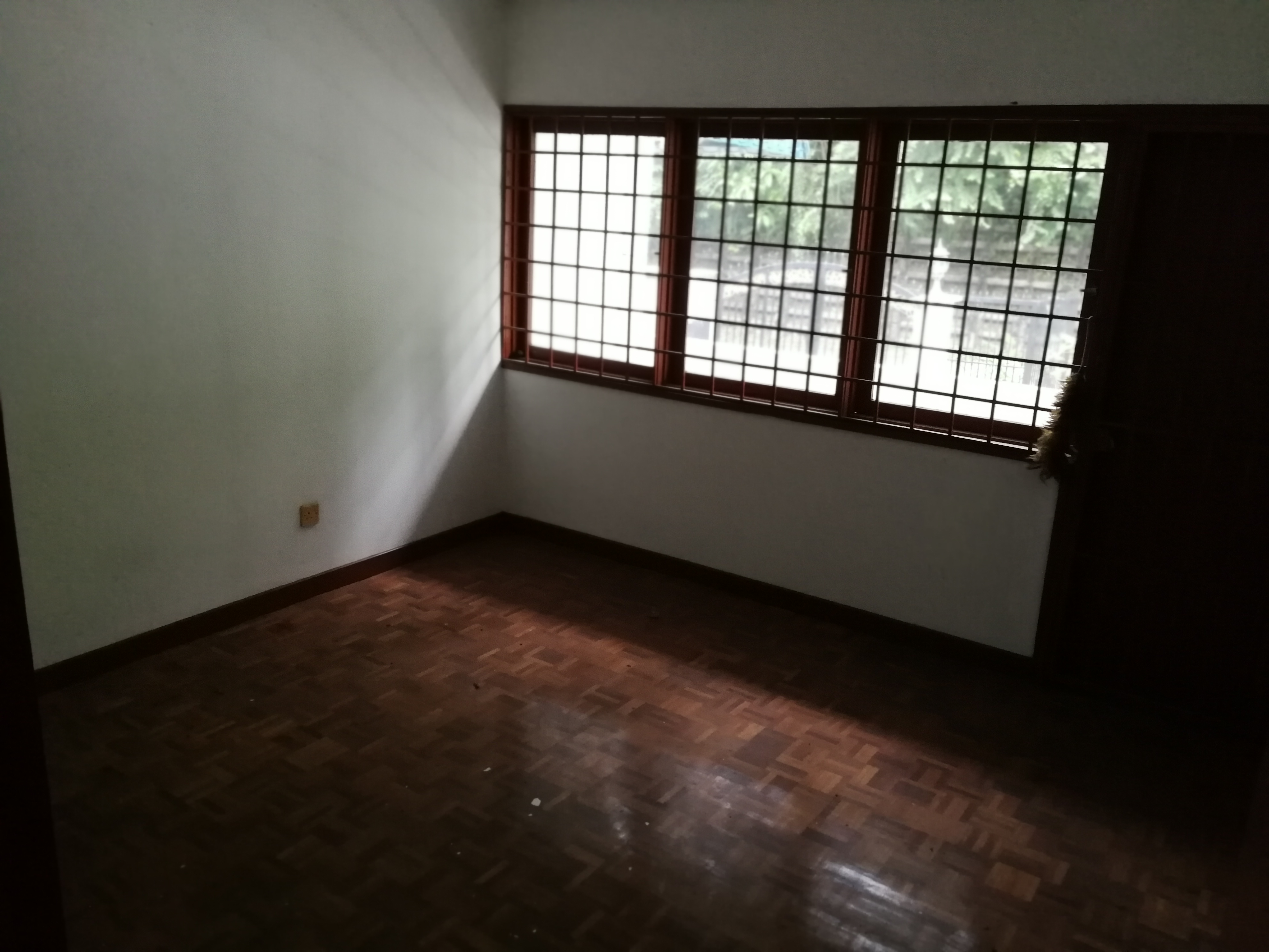 3-sty Terrace/Link House, Jalan Kesuma 6, Taman Kesuma, Ampang, Selangor image