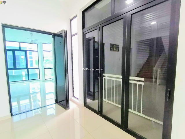 Maple Terrace image