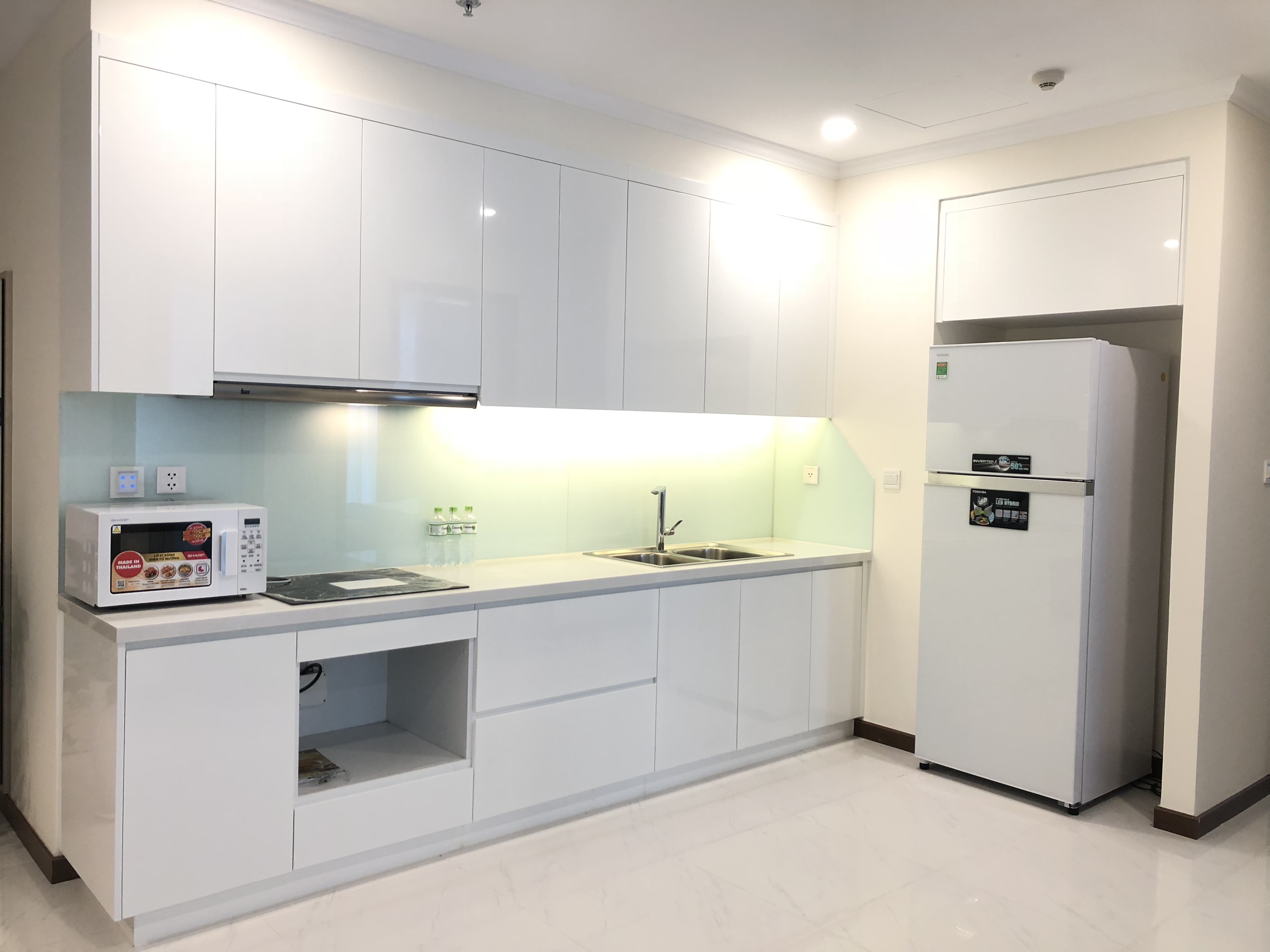 VINHOMES CENTRAL PARK, 2 BEDROOM, FULLY FURNISHED, BINH THANH DISTRICT image