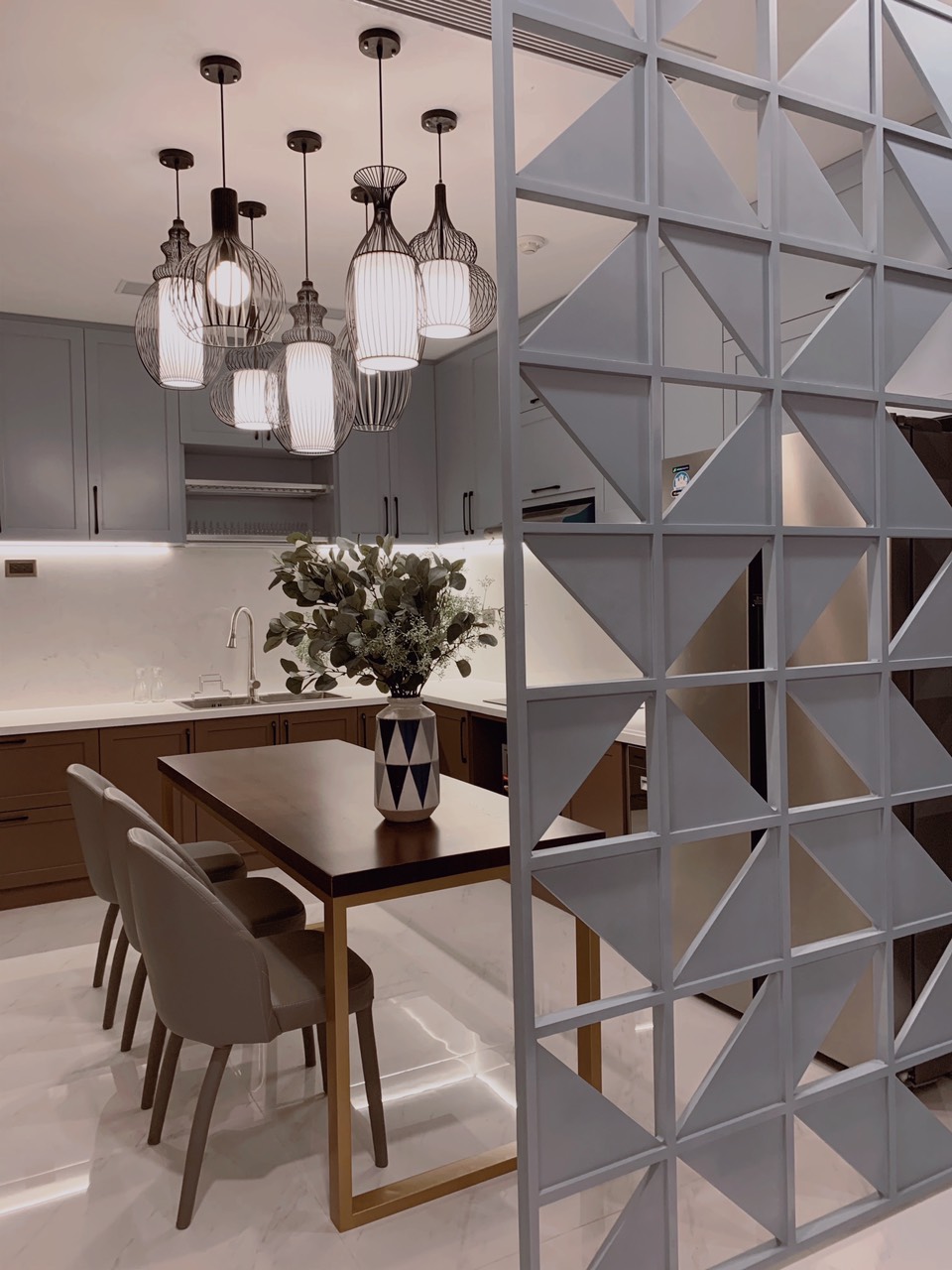 MADISON, 2 BEDROOM, 88.8 SQM, FULLY HIGH-END FURNISHED, DISTRICT 1 image