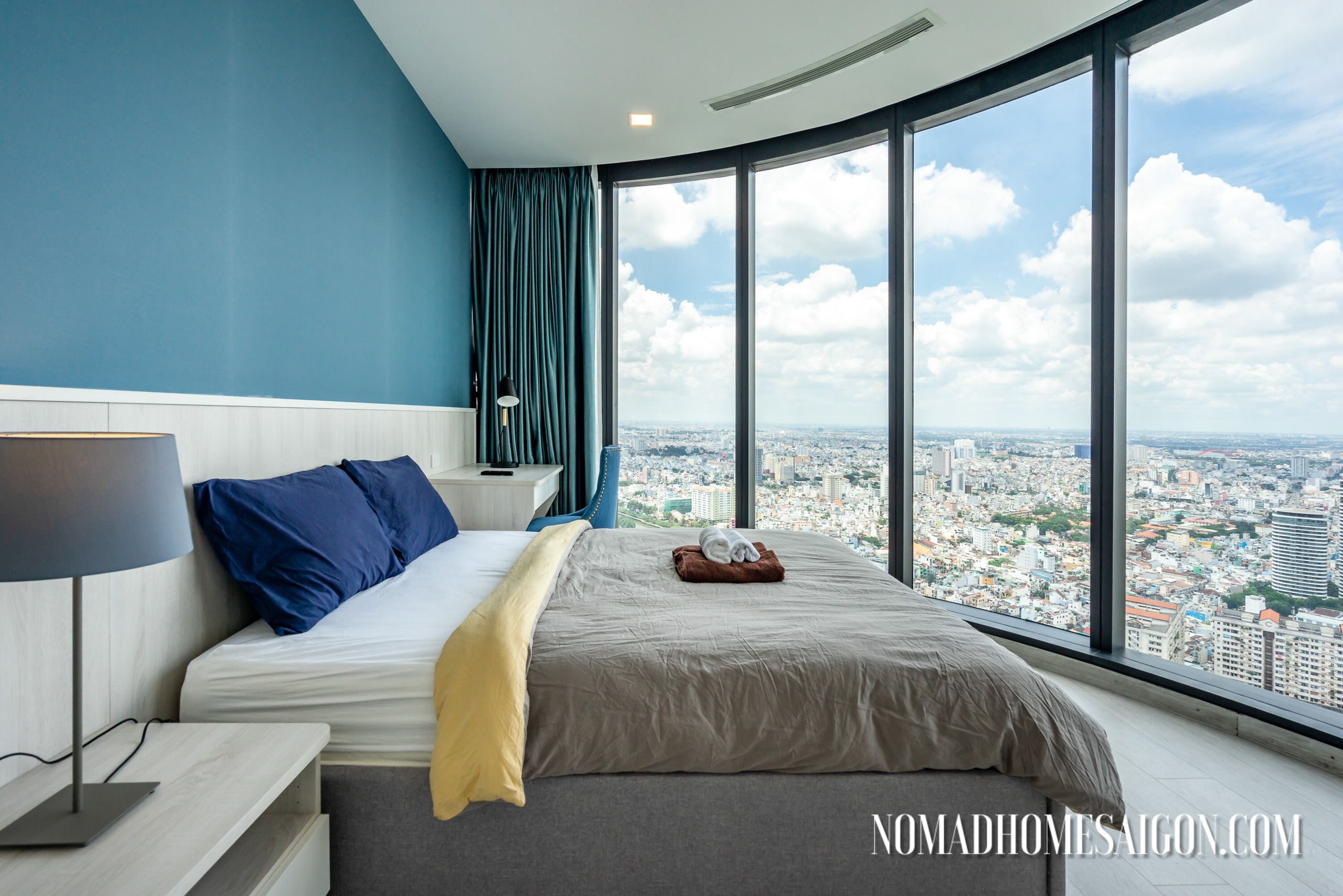 VINHOMES GOLDEN RIVER, FOREIGNER QUOTA, 3 BEDROOMS, LANDMARK VIEW, HIGH LEVEL image