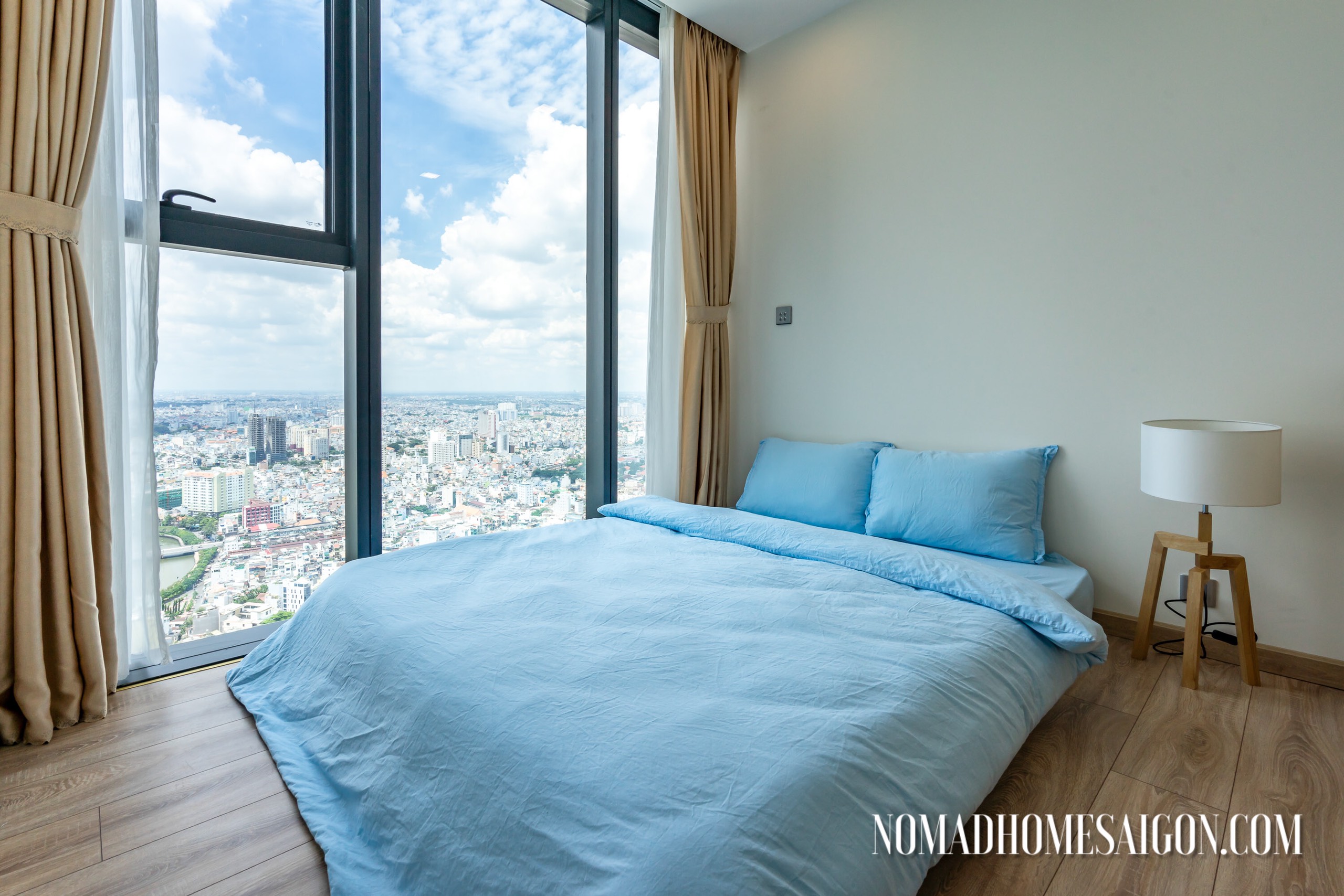 VINHOMES GOLDEN RIVER, FOREIGNER QUOTA, 3 BEDROOMS, LANDMARK VIEW, HIGH LEVEL image