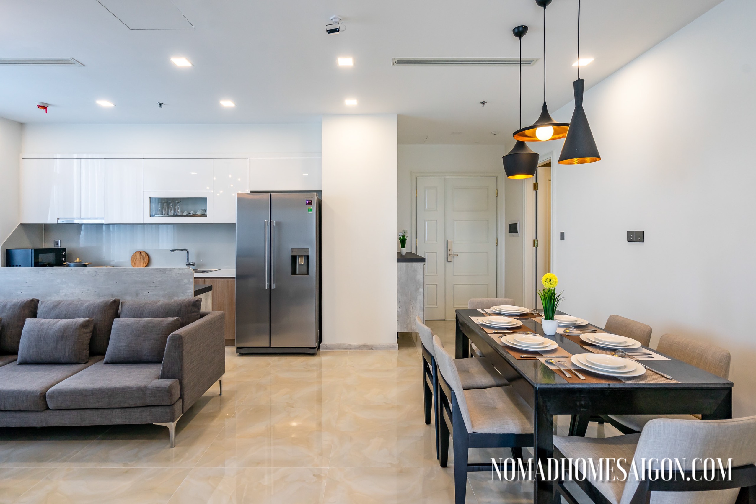 VINHOMES GOLDEN RIVER, FOREIGNER QUOTA, 3 BEDROOMS, LANDMARK VIEW, HIGH LEVEL image