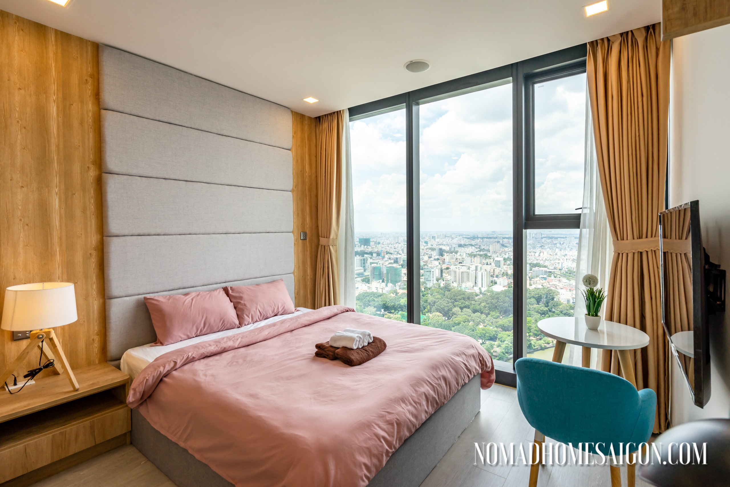 VINHOMES GOLDEN RIVER, FOREIGNER QUOTA, 3 BEDROOMS, LANDMARK VIEW, HIGH LEVEL image