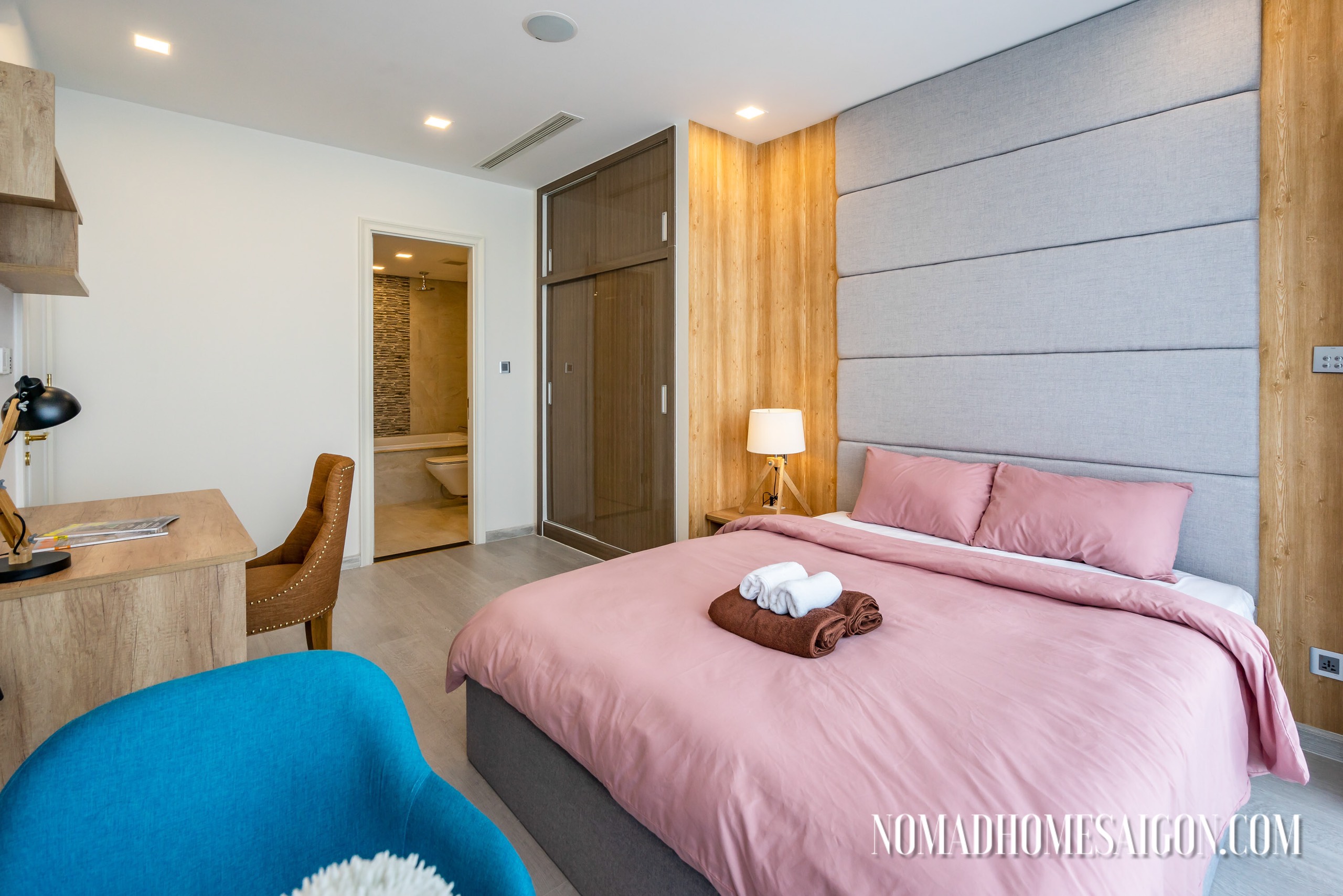 VINHOMES GOLDEN RIVER, FOREIGNER QUOTA, 3 BEDROOMS, LANDMARK VIEW, HIGH LEVEL image