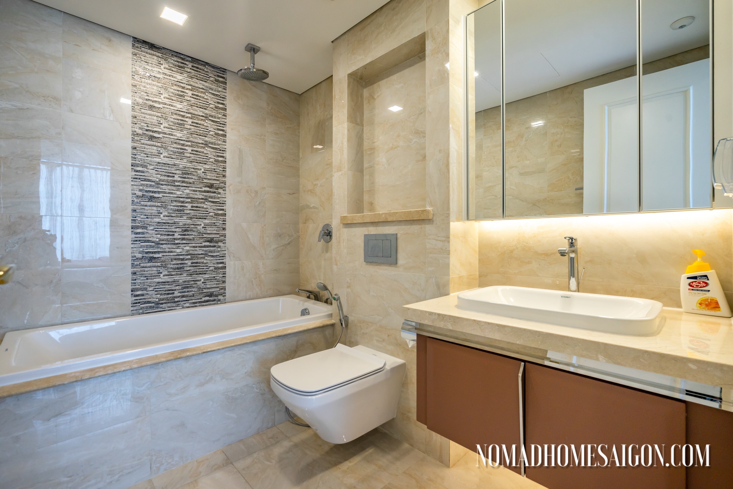 VINHOMES GOLDEN RIVER, FOREIGNER QUOTA, 3 BEDROOMS, LANDMARK VIEW, HIGH LEVEL image