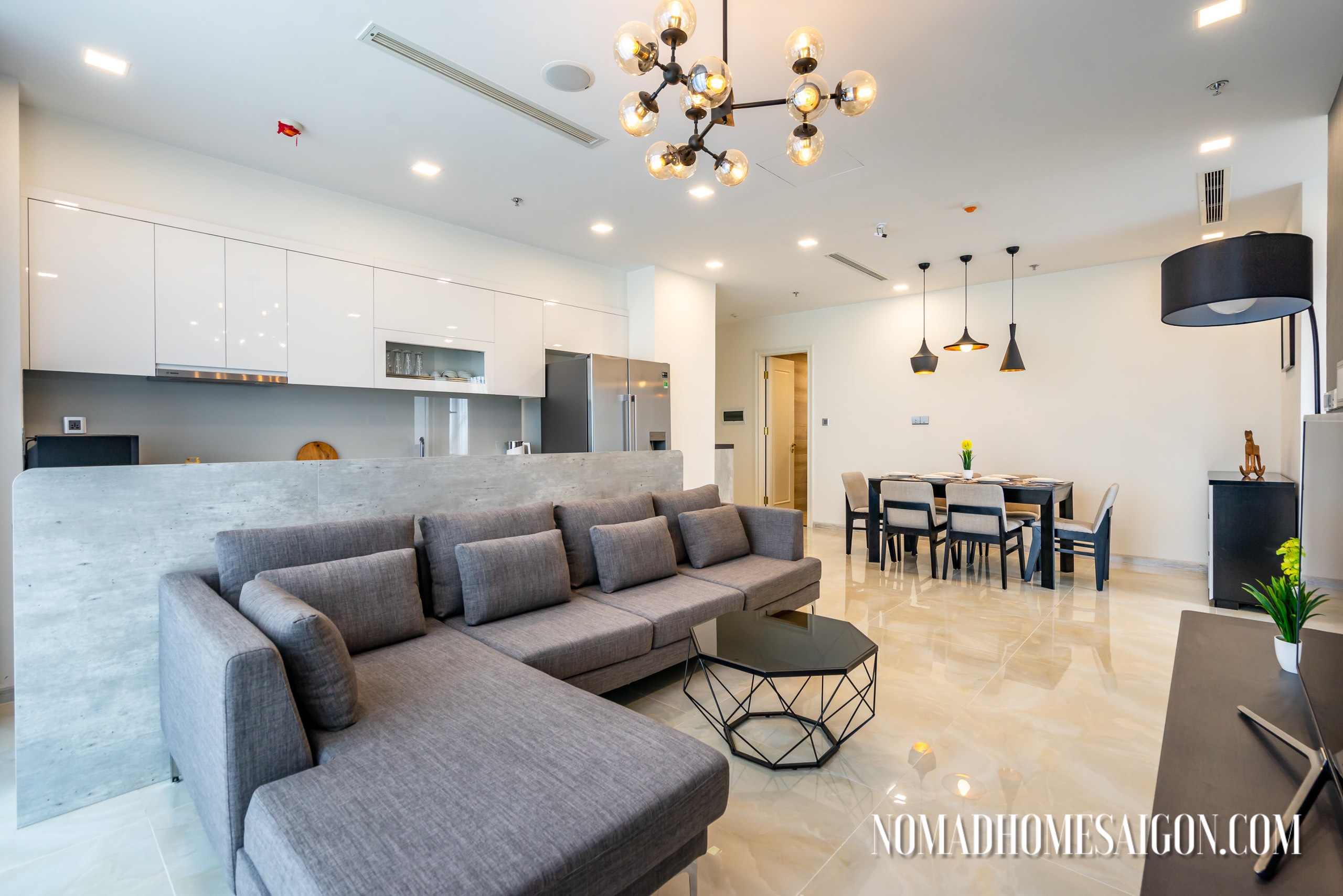 VINHOMES GOLDEN RIVER, FOREIGNER QUOTA, 3 BEDROOMS, LANDMARK VIEW, HIGH LEVEL image