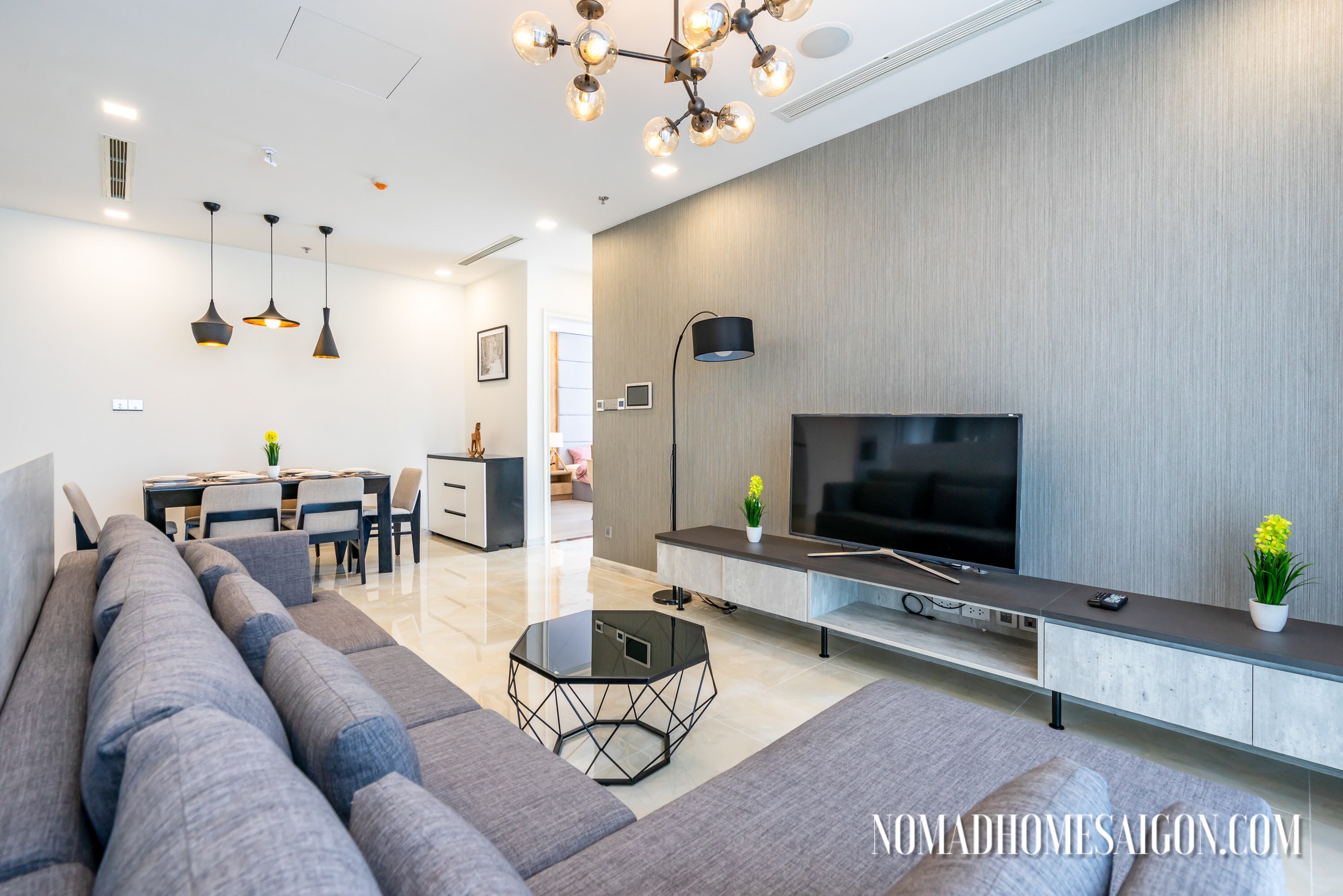 VINHOMES GOLDEN RIVER, FOREIGNER QUOTA, 3 BEDROOMS, LANDMARK VIEW, HIGH LEVEL image