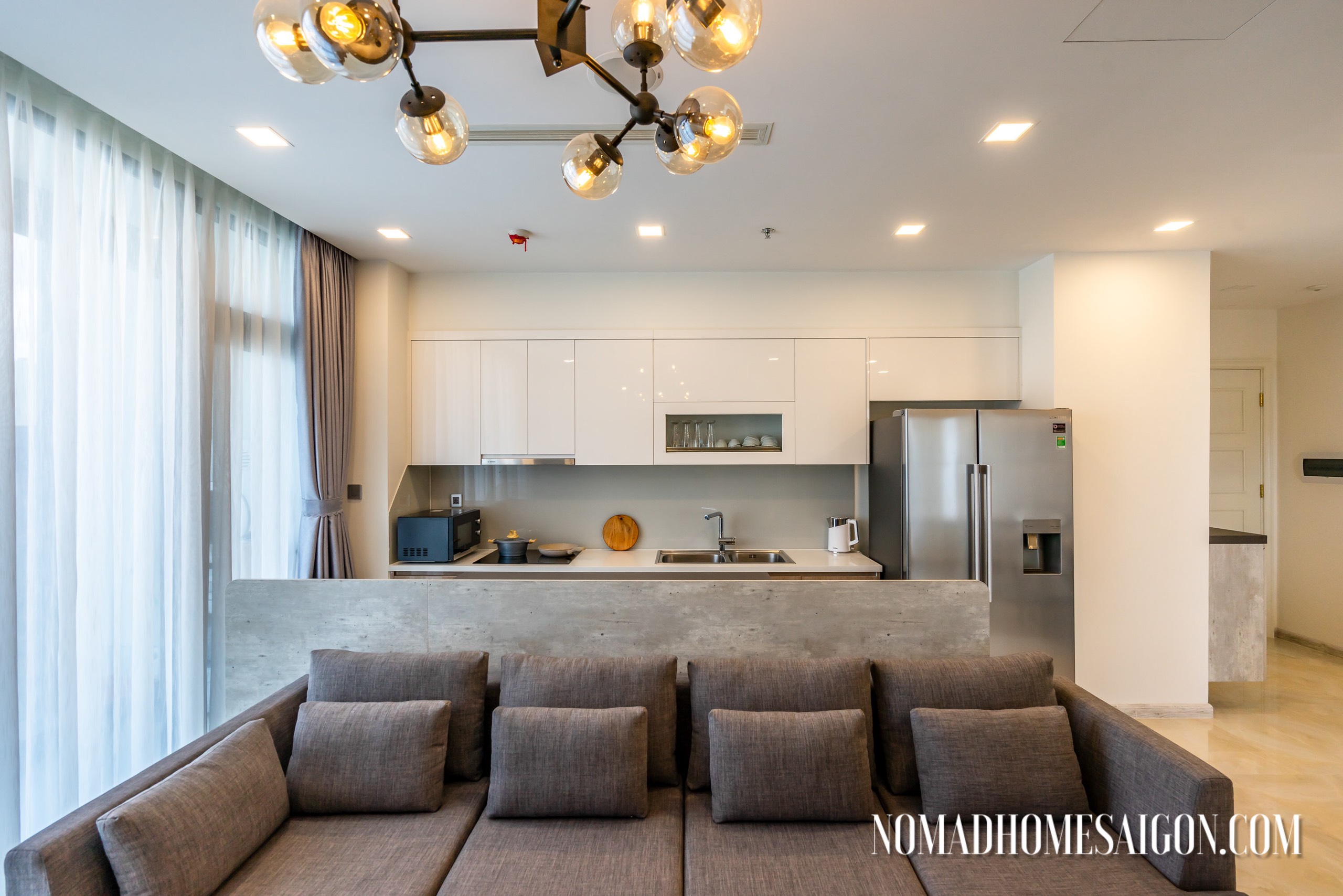 VINHOMES GOLDEN RIVER, FOREIGNER QUOTA, 3 BEDROOMS, LANDMARK VIEW, HIGH LEVEL image