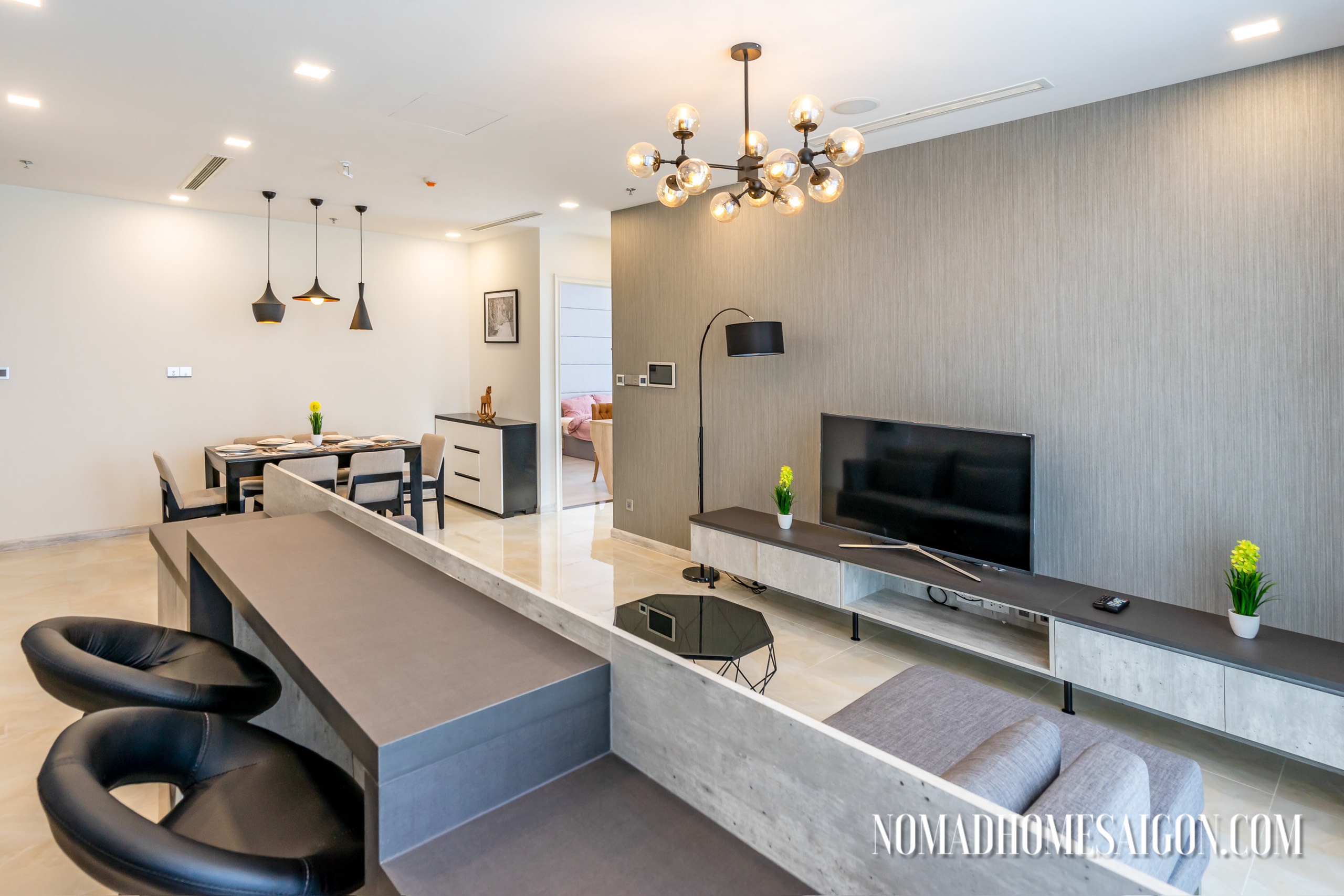 VINHOMES GOLDEN RIVER, FOREIGNER QUOTA, 3 BEDROOMS, LANDMARK VIEW, HIGH LEVEL image