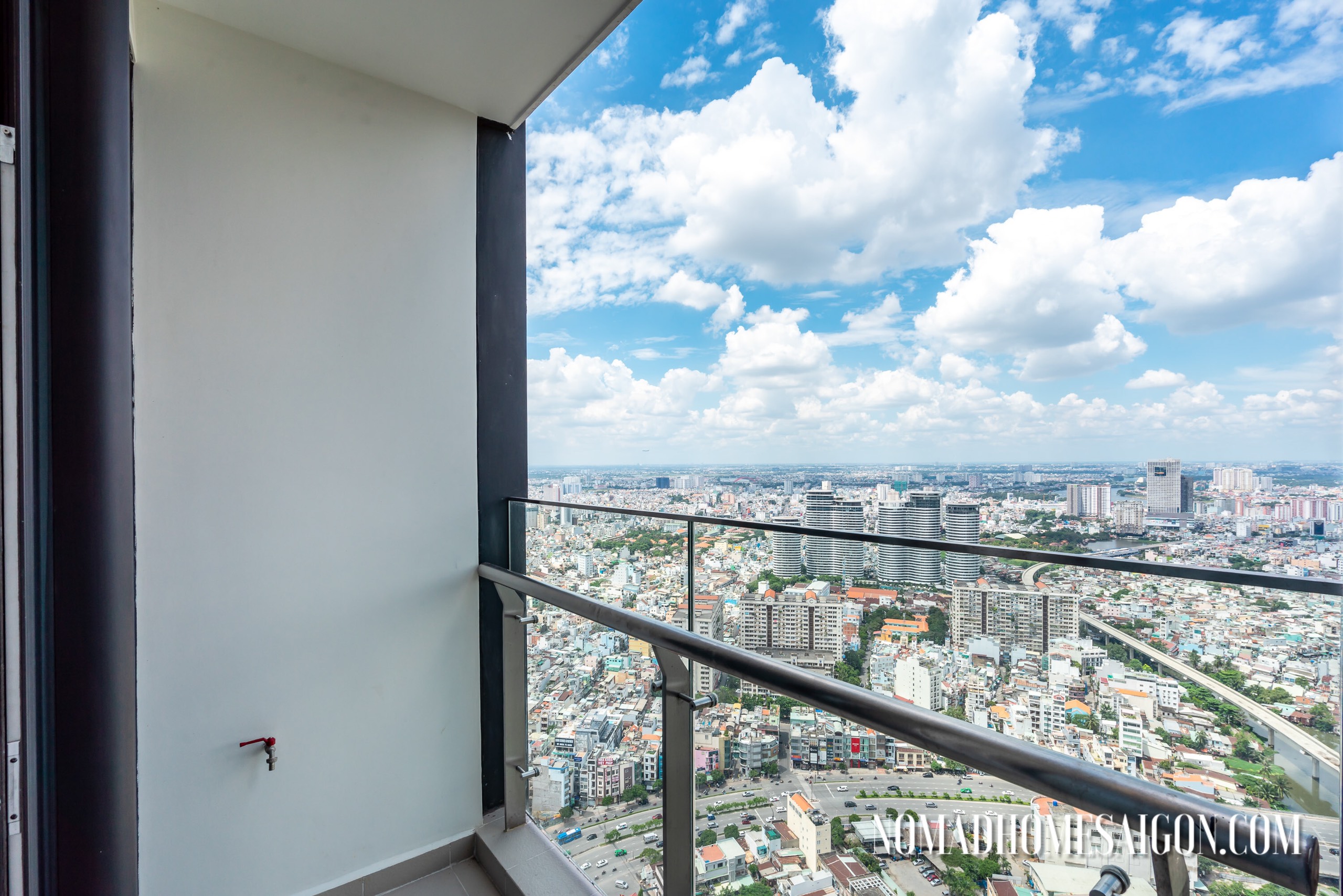 VINHOMES GOLDEN RIVER, FOREIGNER QUOTA, 3 BEDROOMS, LANDMARK VIEW, HIGH LEVEL image