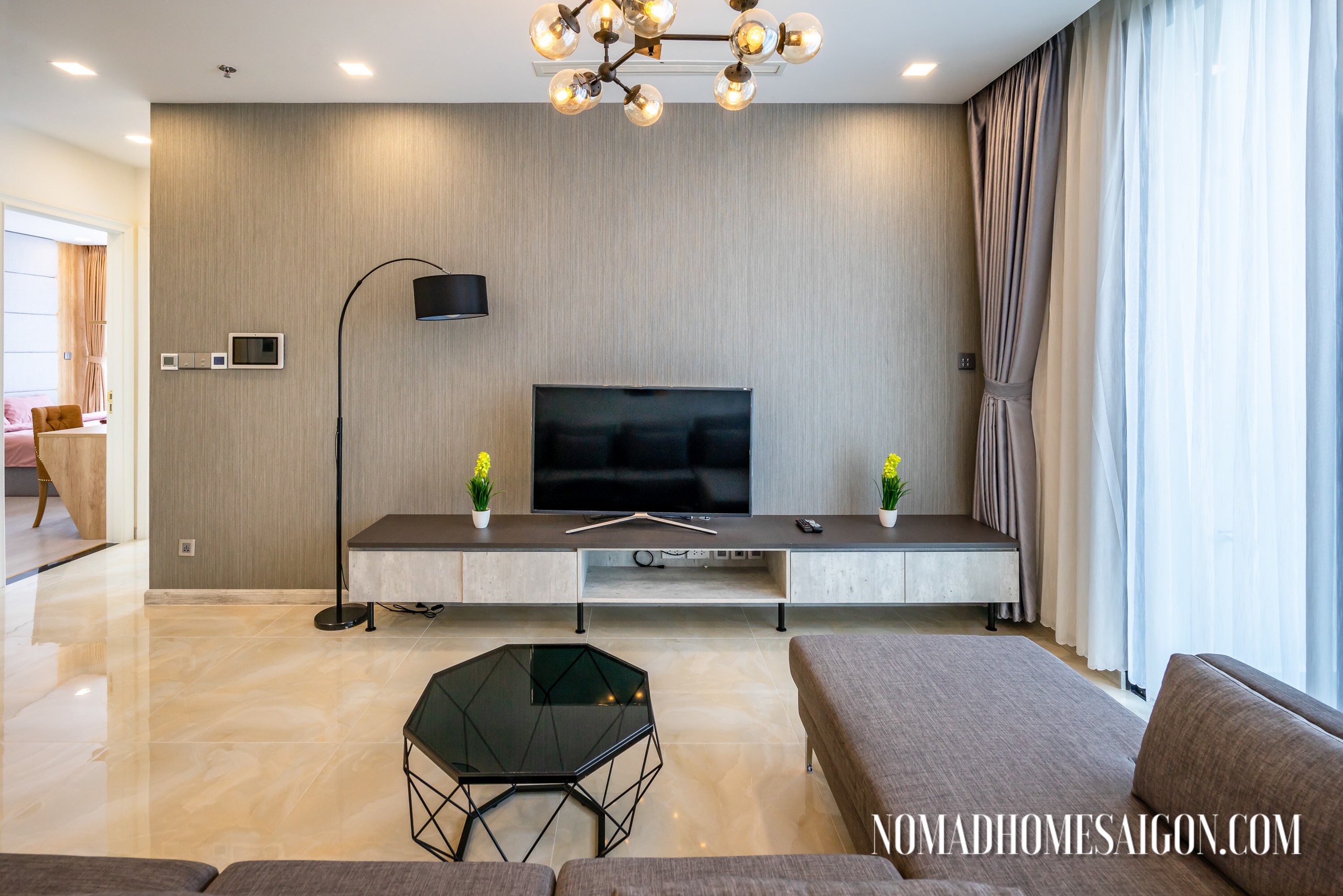 VINHOMES GOLDEN RIVER, FOREIGNER QUOTA, 3 BEDROOMS, LANDMARK VIEW, HIGH LEVEL image