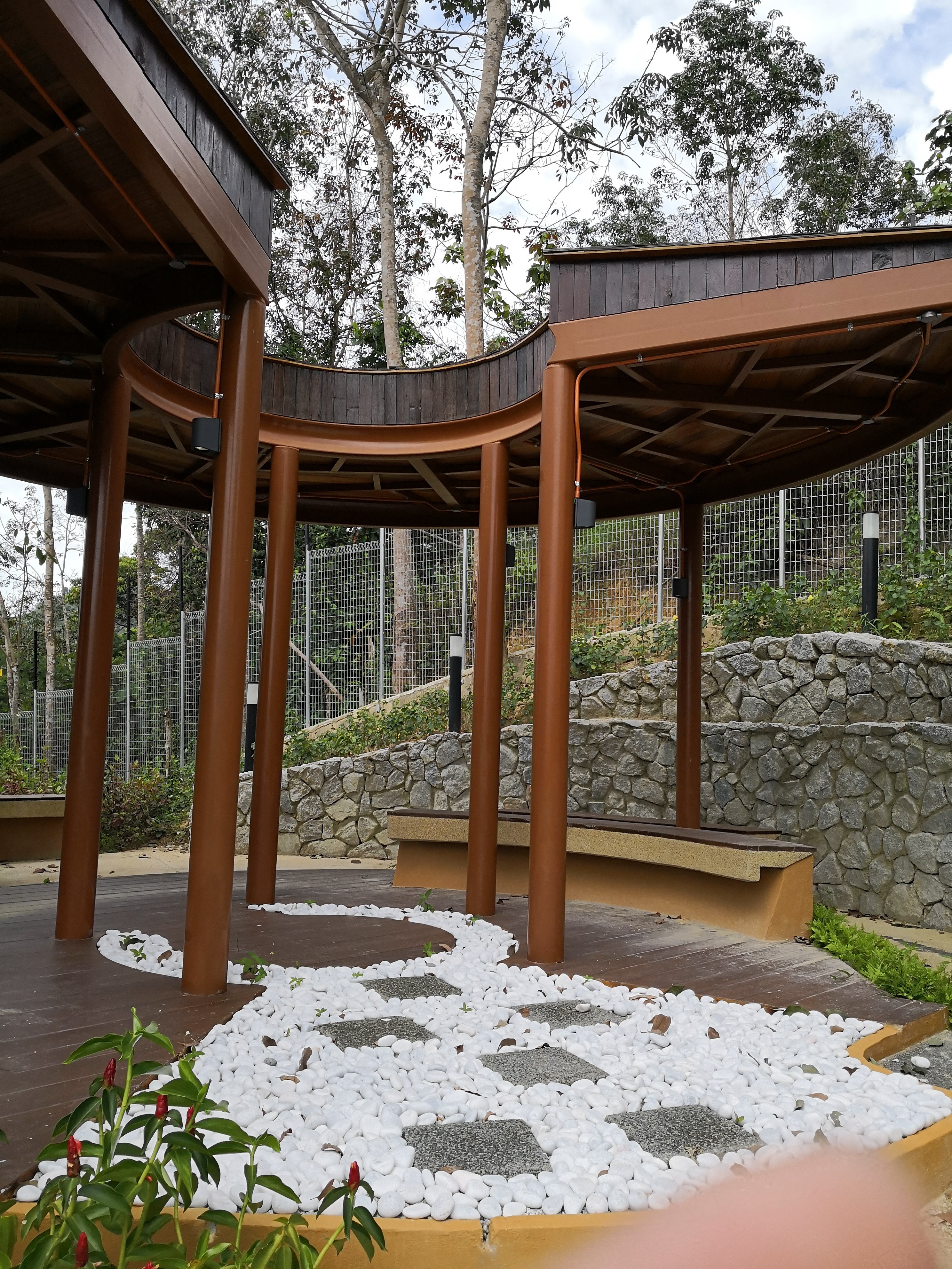 Suterapine Condo  image